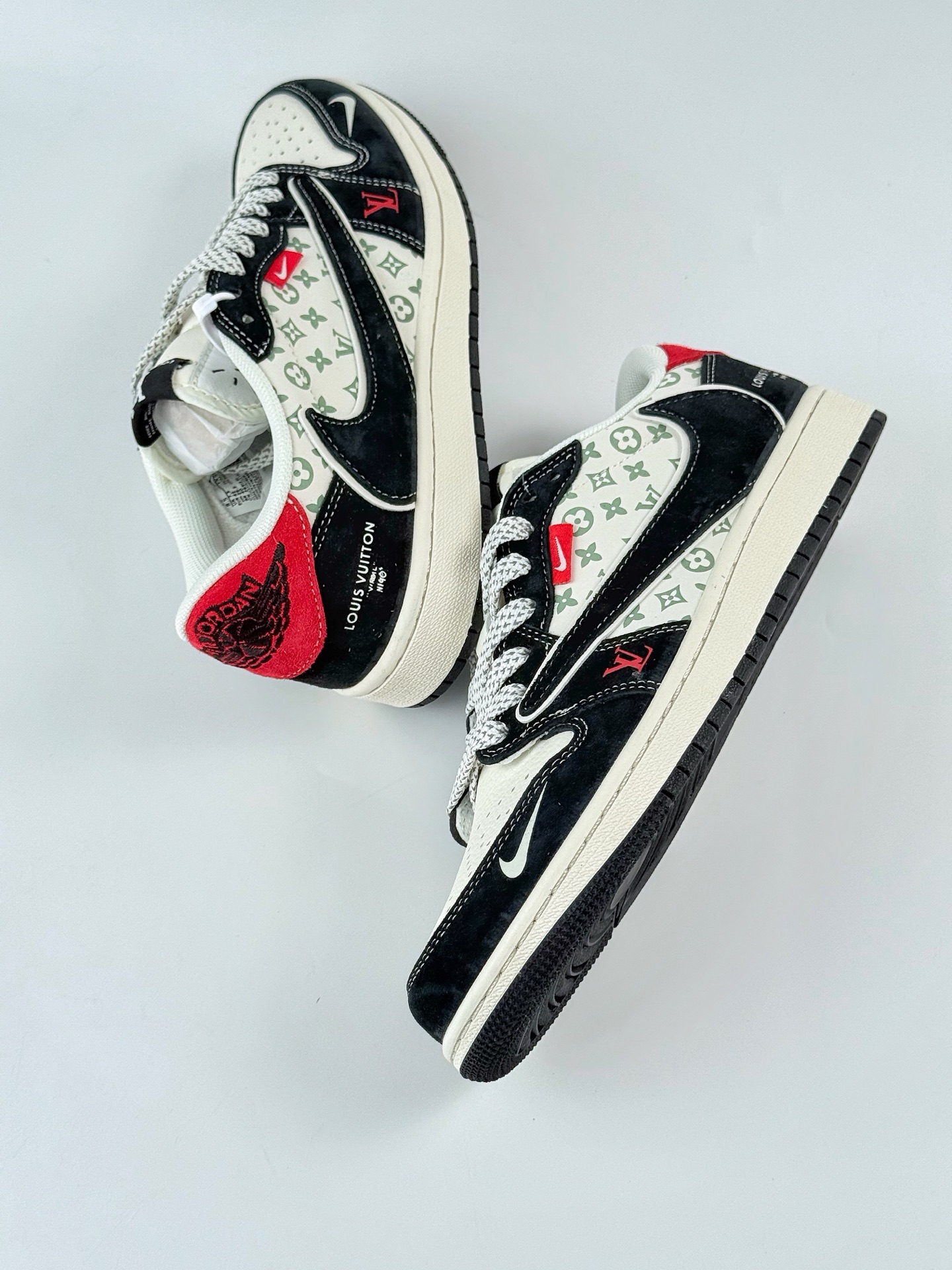 280 Travis Scott x Nike Air Jordan 1 Low x Louis Vuitton Air Jordan 1 Low 反转黑白红小勾满天星倒钩 YX5066-333