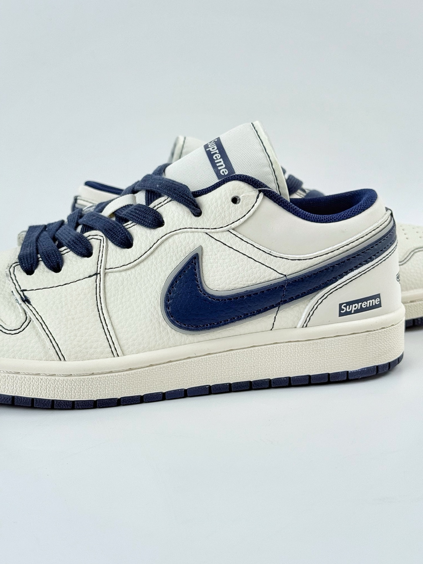 280 Air Jordan 1 Retro Low x Supreme 白蓝小勾 XX3168-176