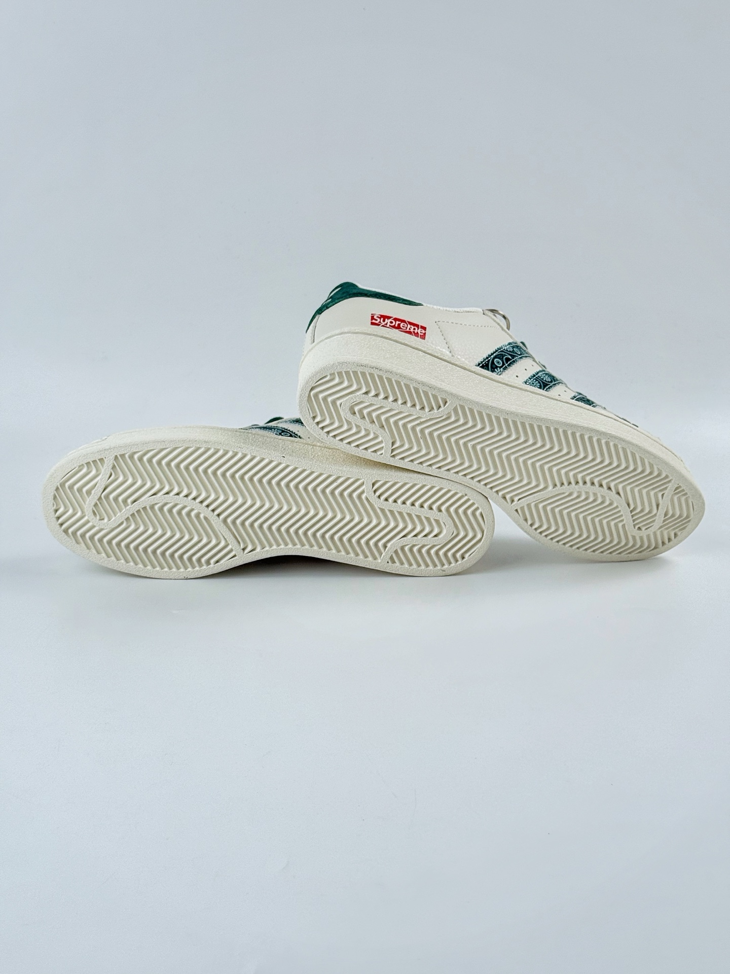 220 AD Originals Superstar x Supreme 白绿 XS0008