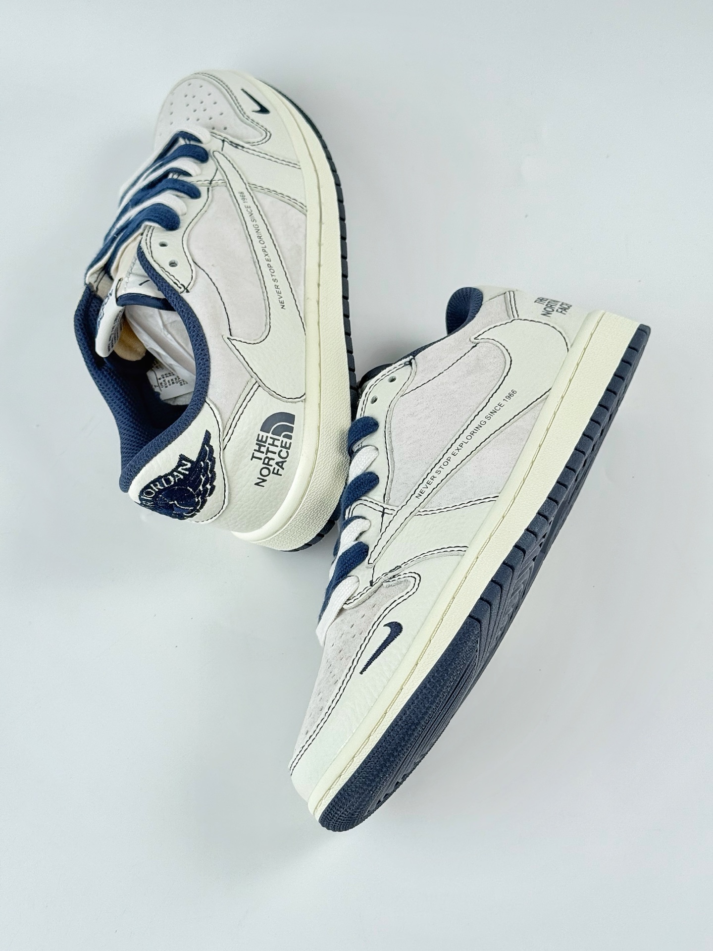 280 Travis Scott x Nike Air Jordan 1 Low x The North Face Air Jordan 1 Low 反转白灰蓝小勾倒钩 XZ5749-001