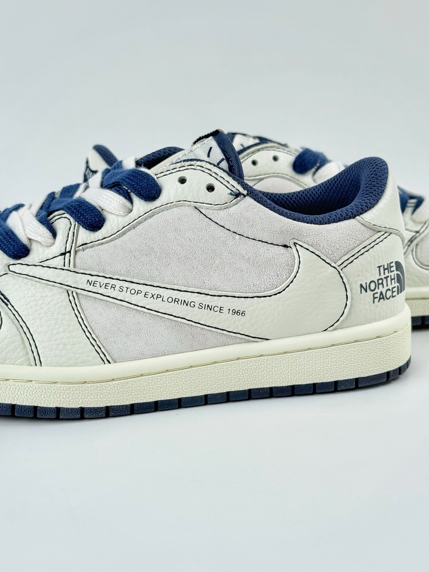280 Travis Scott x Nike Air Jordan 1 Low x The North Face Air Jordan 1 Low 反转白灰蓝小勾倒钩 XZ5749-001