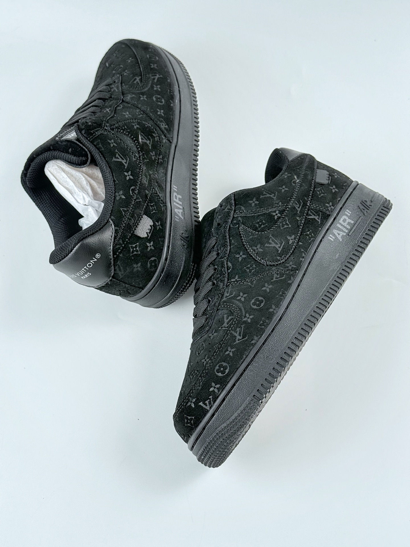230 Nike Air Force 1 Low 07 x Louis Vuitton 纯黑 MS 0232