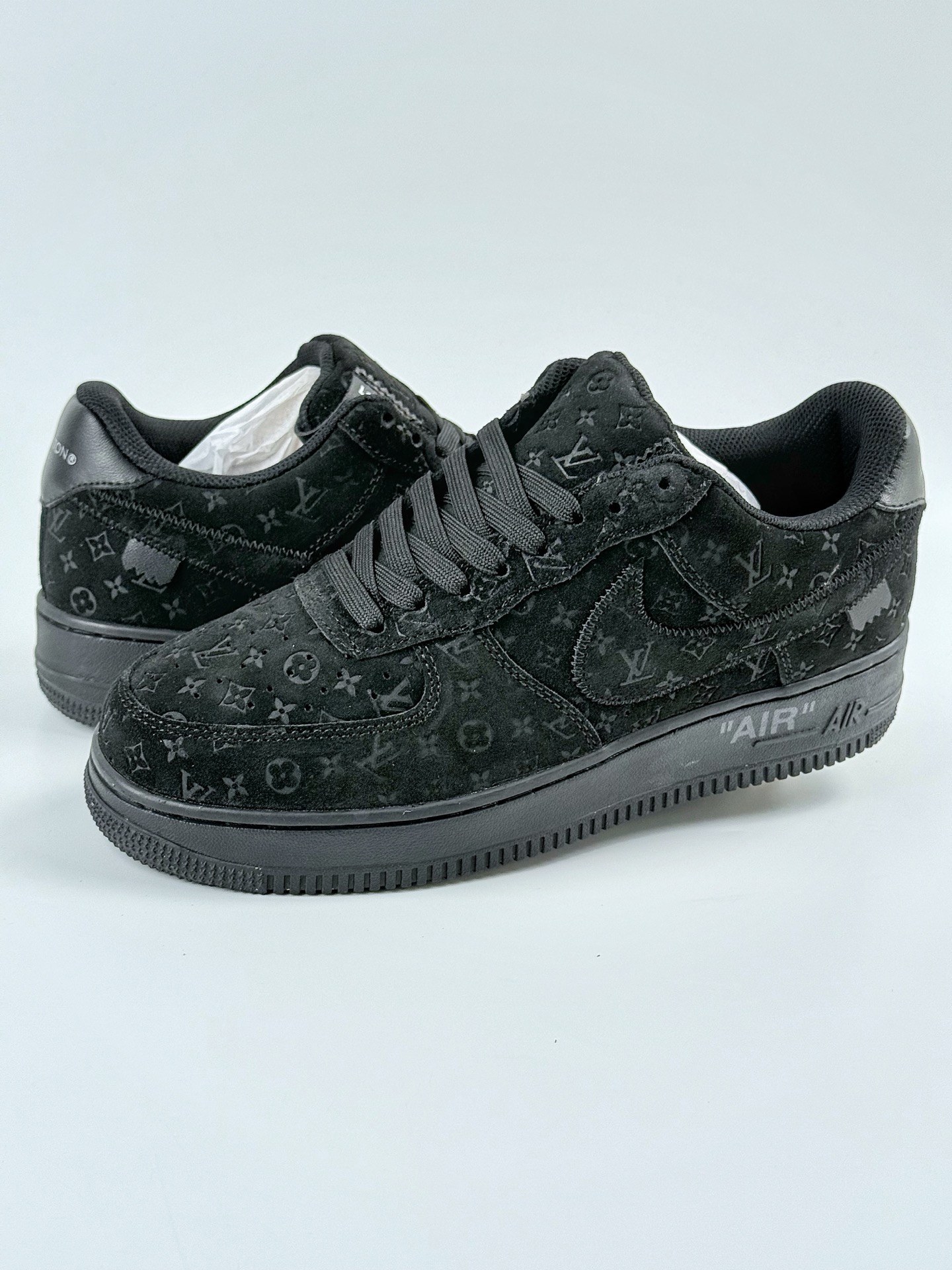230 Nike Air Force 1 Low 07 x Louis Vuitton 纯黑 MS 0232