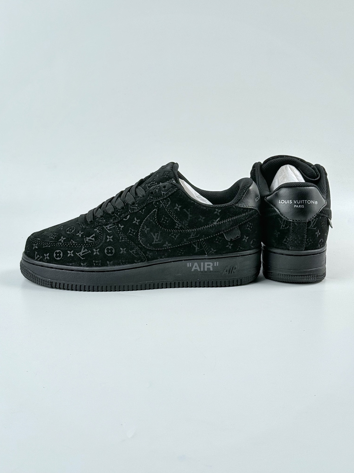 230 Nike Air Force 1 Low 07 x Louis Vuitton 纯黑 MS 0232