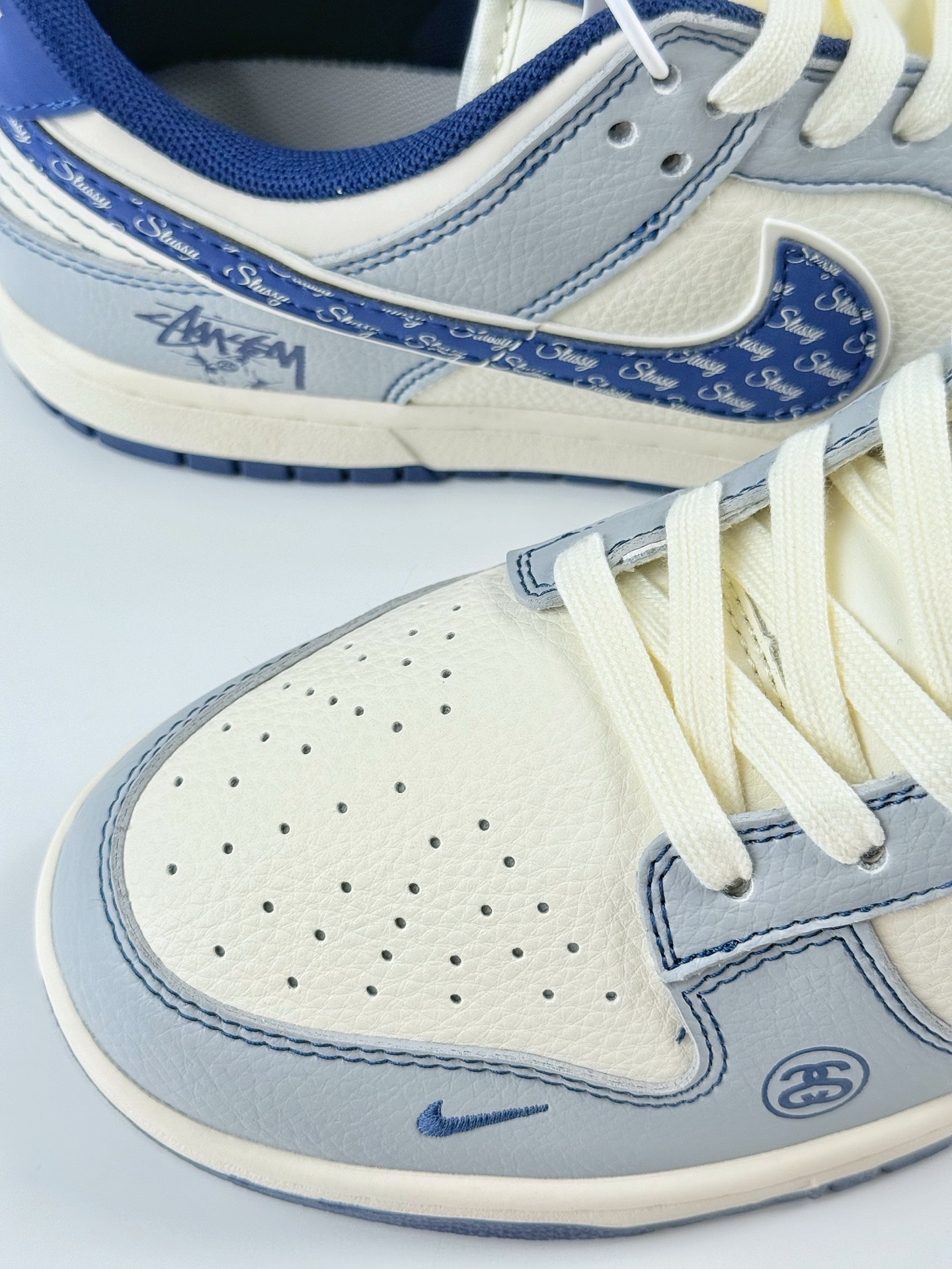 280 Nike SB Dunk Low x Stussy 灰白蓝小勾 XS6089-595