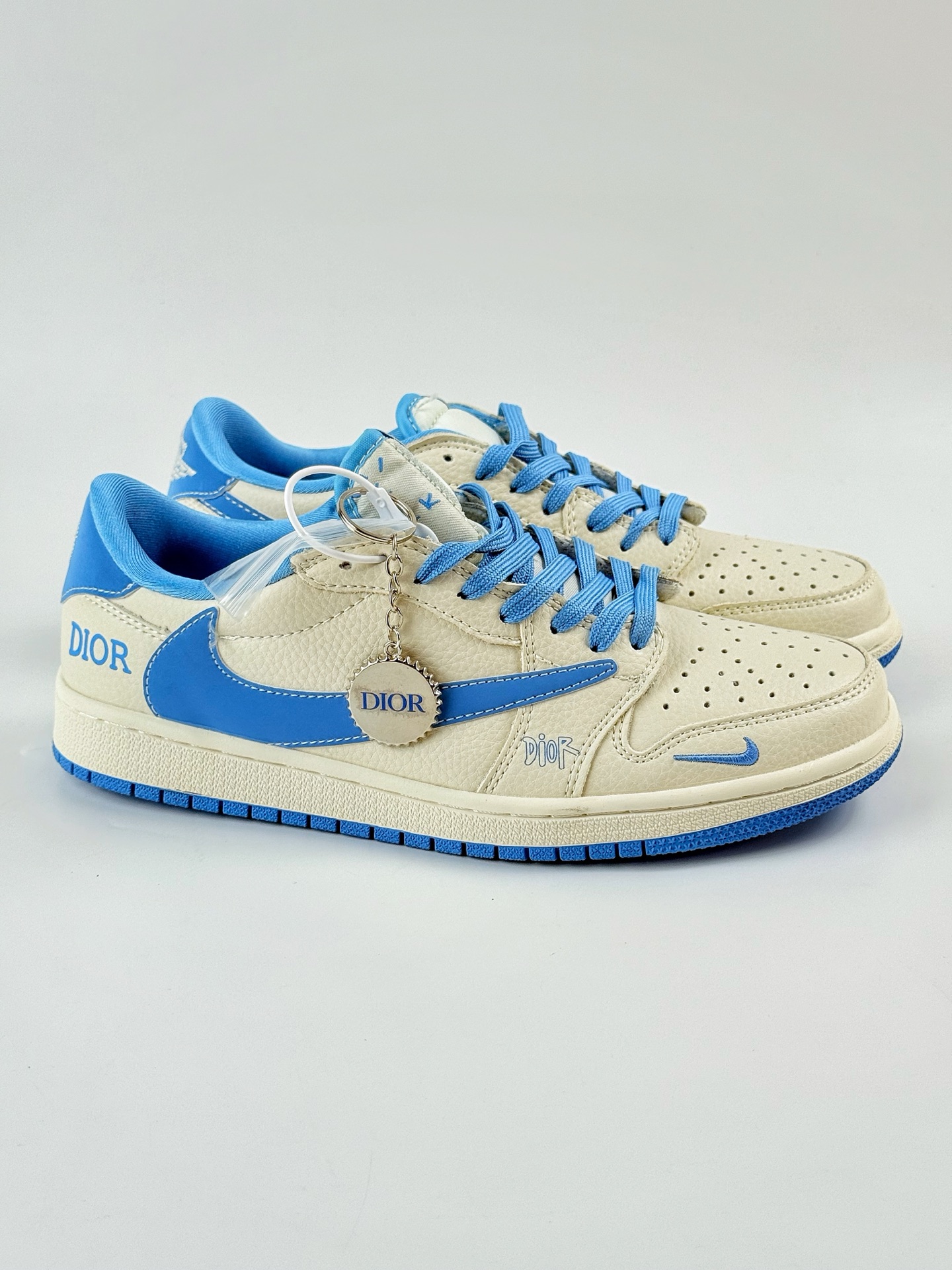 Travis Scott x Nike Air Jordan 1 Low x DIOR Air Jordan 1 Low 反转白蓝小勾倒钩 LD2025-028