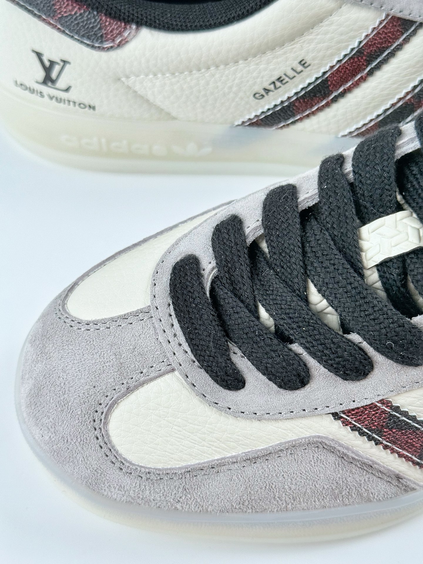 adidas Originals Gazelle INdoor x Louis Vuitton 灰白黑 三叶草休闲防滑耐磨低帮板鞋 DM1234-009