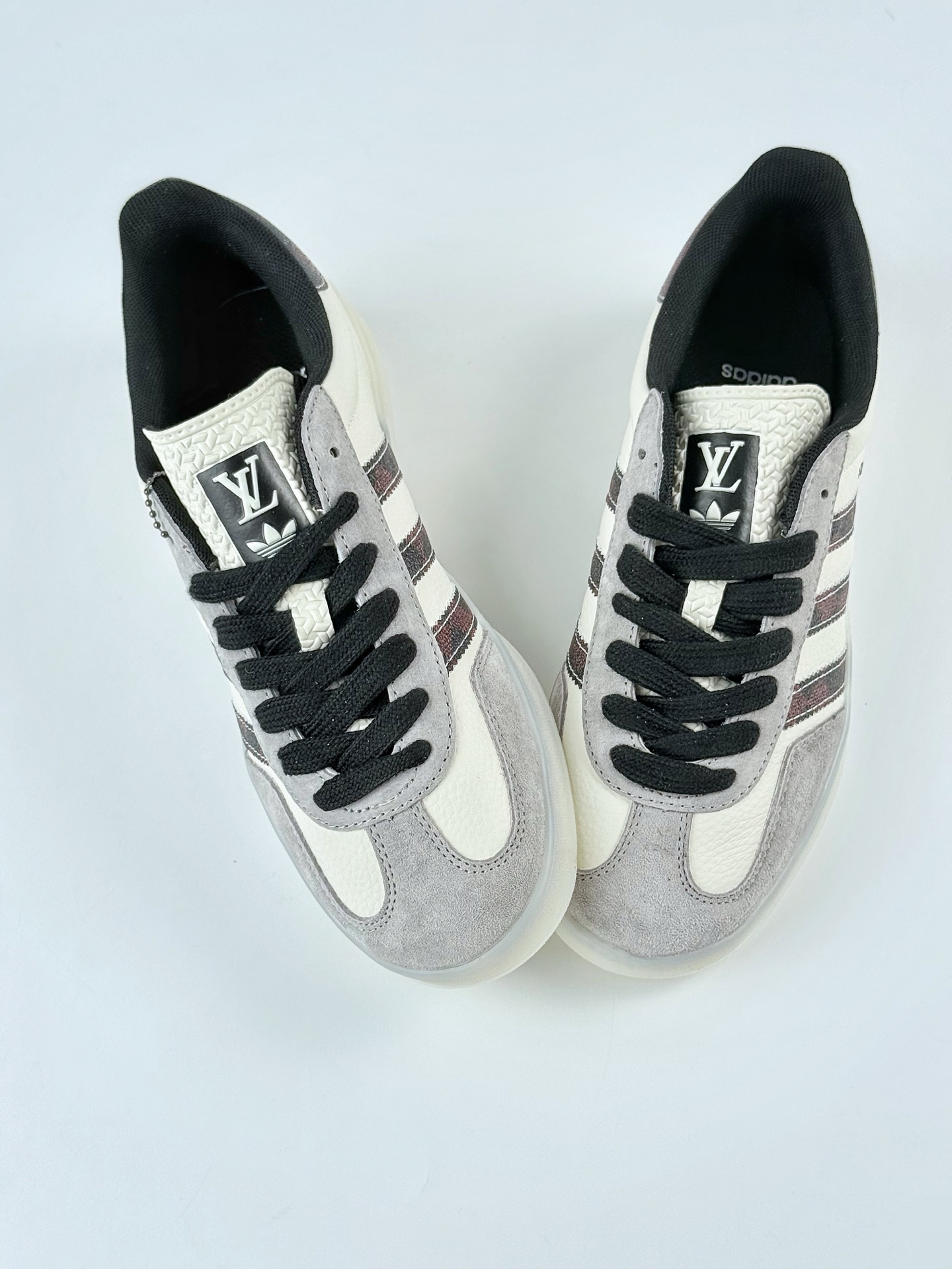 adidas Originals Gazelle INdoor x Louis Vuitton 灰白黑 三叶草休闲防滑耐磨低帮板鞋 DM1234-009