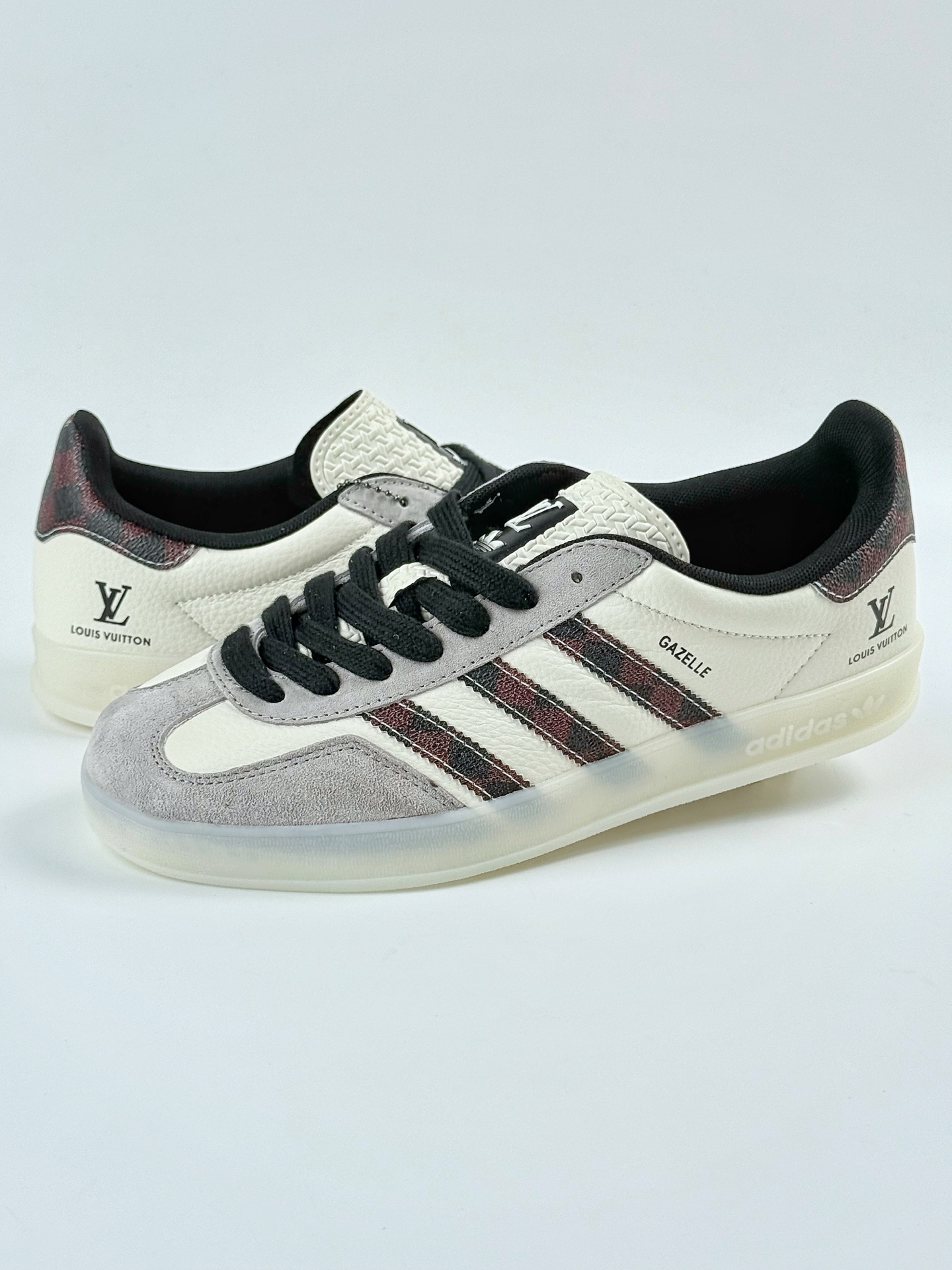 adidas Originals Gazelle INdoor x Louis Vuitton 灰白黑 三叶草休闲防滑耐磨低帮板鞋 DM1234-009