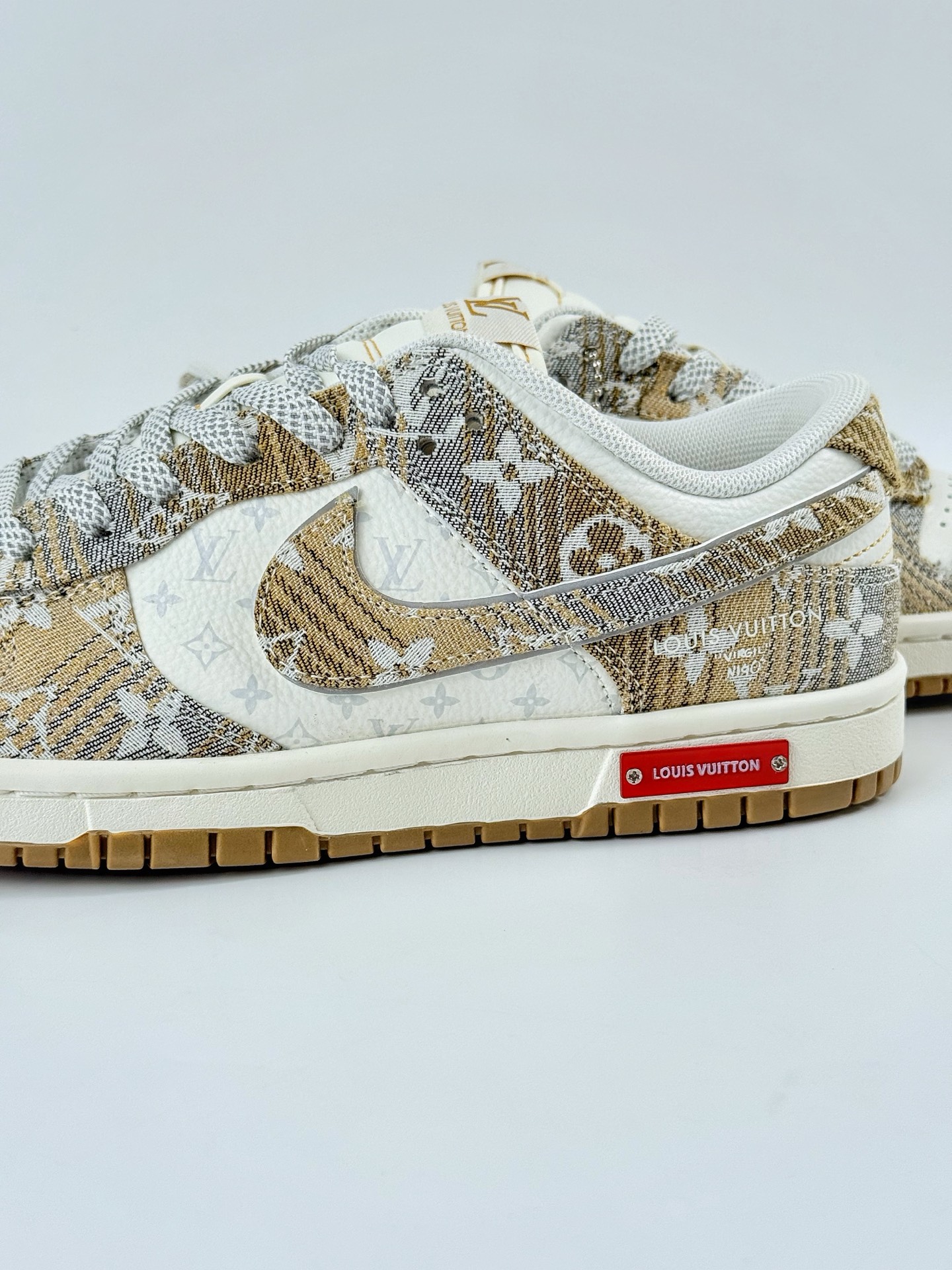 Nike SB Dunk Low x Louis Vuitton 黄白满天星 SC9772-810