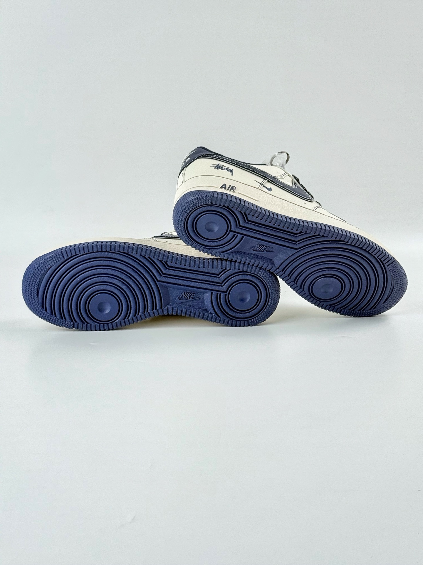 Nike Air Force 1 Low 07 x Louis Vuitton 白蓝三小勾满天星 HH7518-061