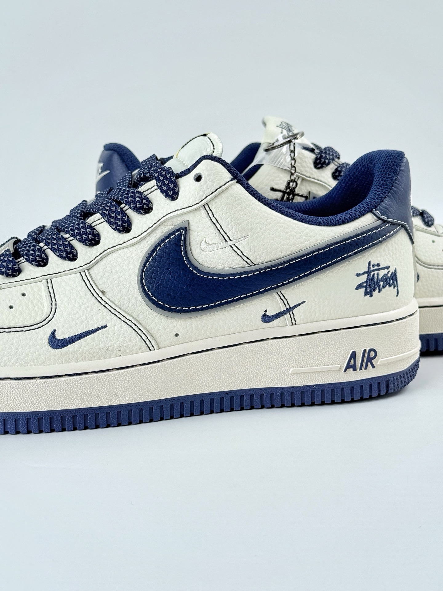 Nike Air Force 1 Low 07 x Louis Vuitton 白蓝三小勾满天星 HH7518-061