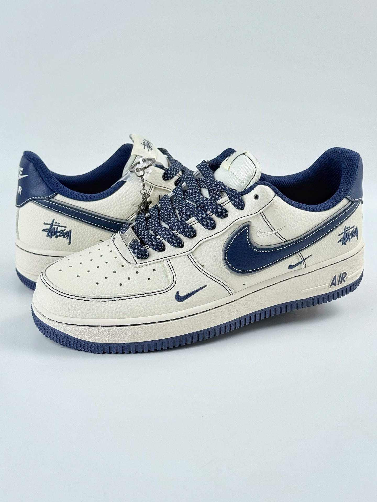 Nike Air Force 1 Low 07 x Louis Vuitton 白蓝三小勾满天星 HH7518-061