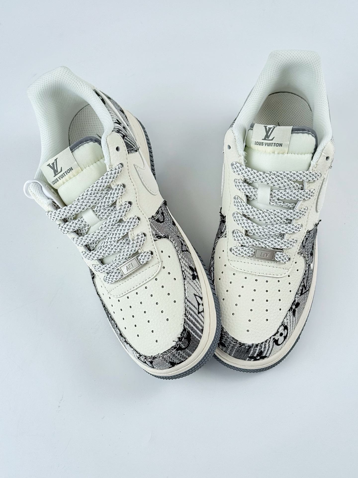 Nike Air Force 1 Low 07 x Louis Vuitton 黑白小勾满天星 XS1958-587
