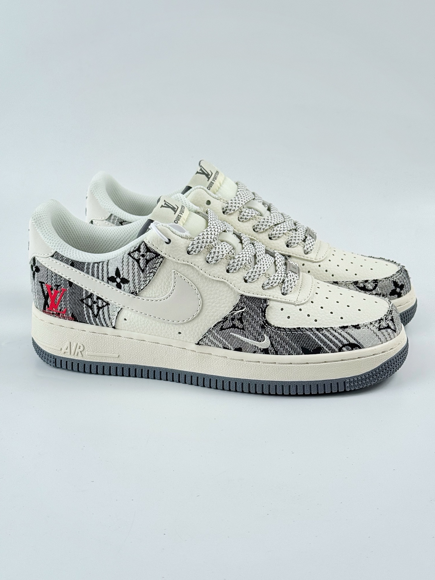 Nike Air Force 1 Low 07 x Louis Vuitton 黑白小勾满天星 XS1958-587