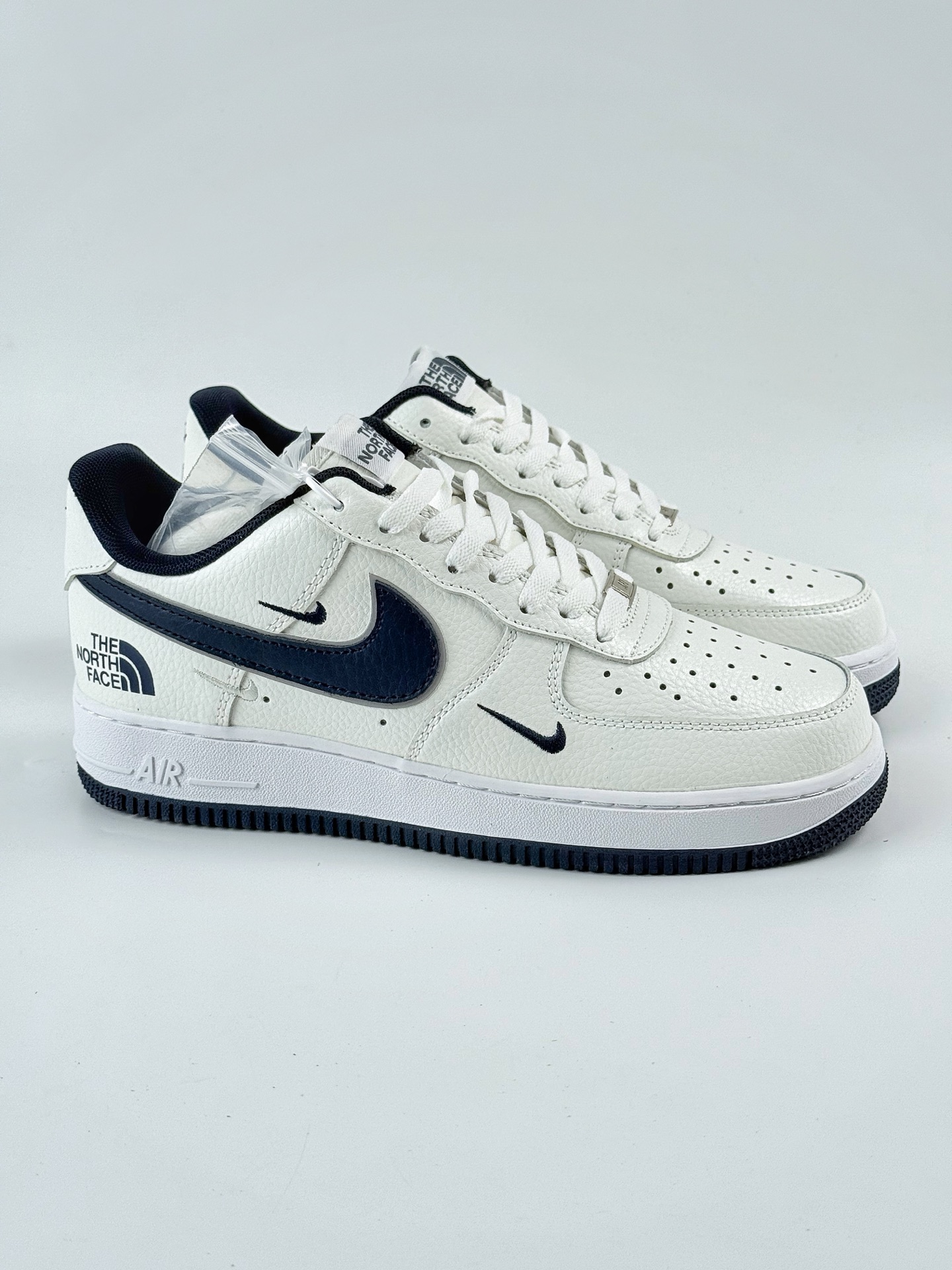 Nike Air Force 1 Low 07 x The North Face 白蓝三小勾 AM1588-008