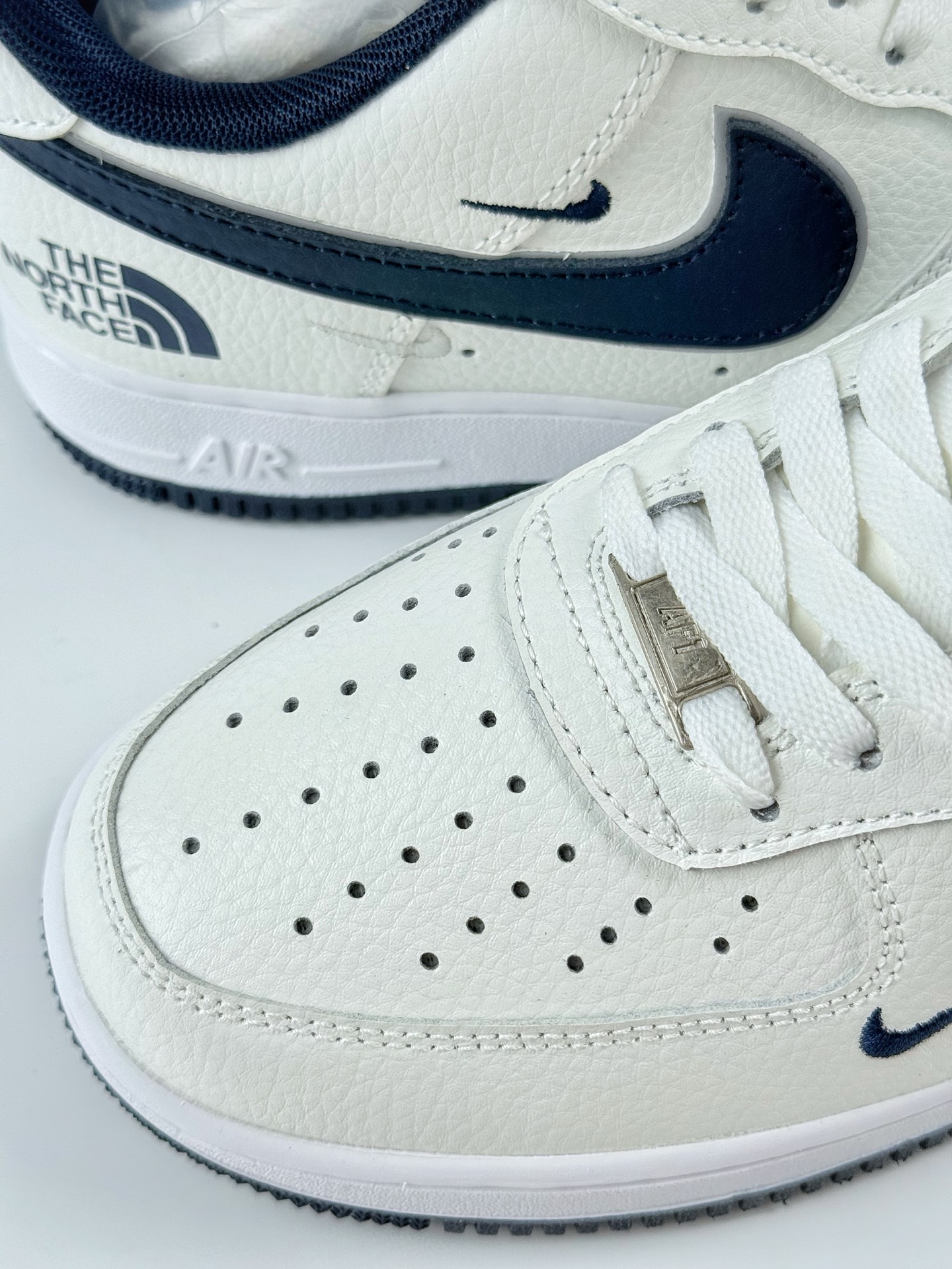 Nike Air Force 1 Low 07 x The North Face 白蓝三小勾 AM1588-008