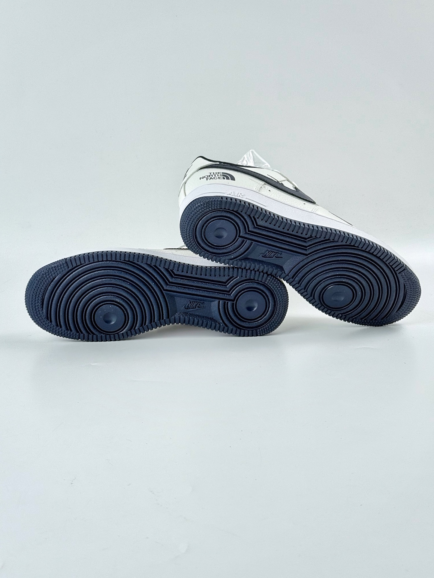 Nike Air Force 1 Low 07 x The North Face 白蓝三小勾 AM1588-008