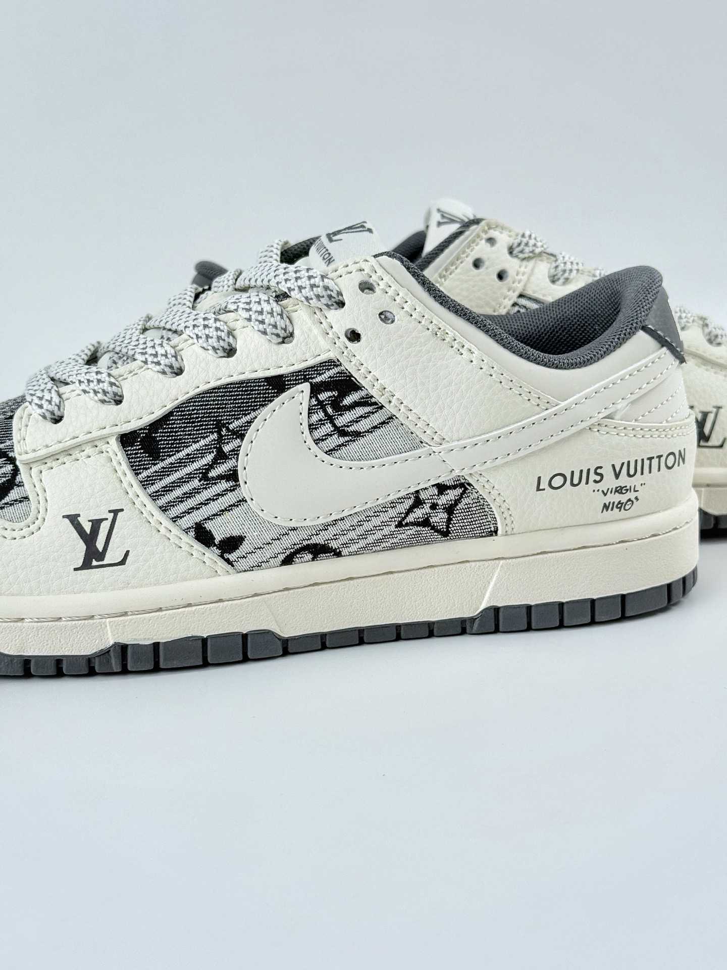 Nike SB Dunk Low x Louis Vuitton 白黑满天星 FC1688-230