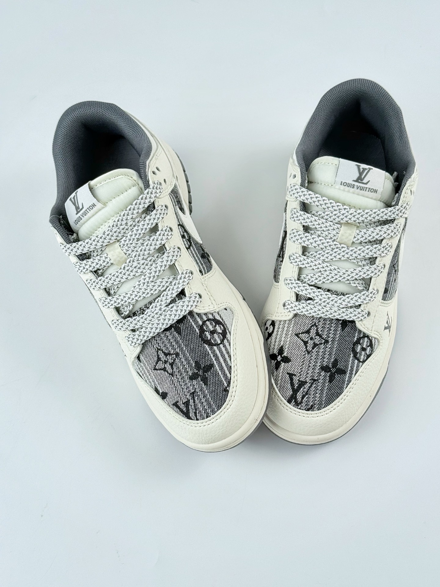 Nike SB Dunk Low x Louis Vuitton 白黑满天星 FC1688-230