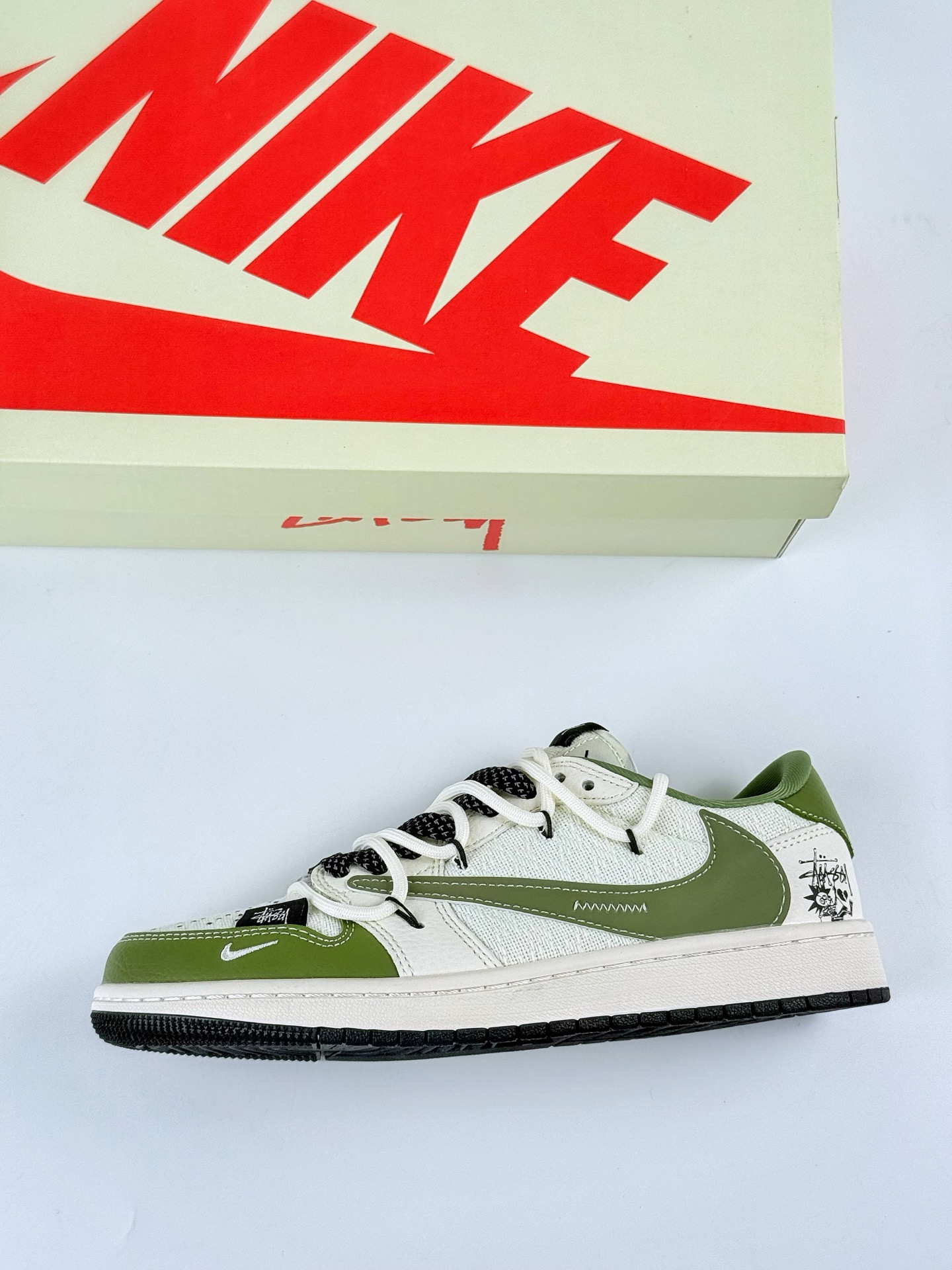 Travis Scott x Nike Air Jordan 1 Low x Stussy Air Jordan 1 Low 反转绿白小勾满天星倒钩 DM6868-104