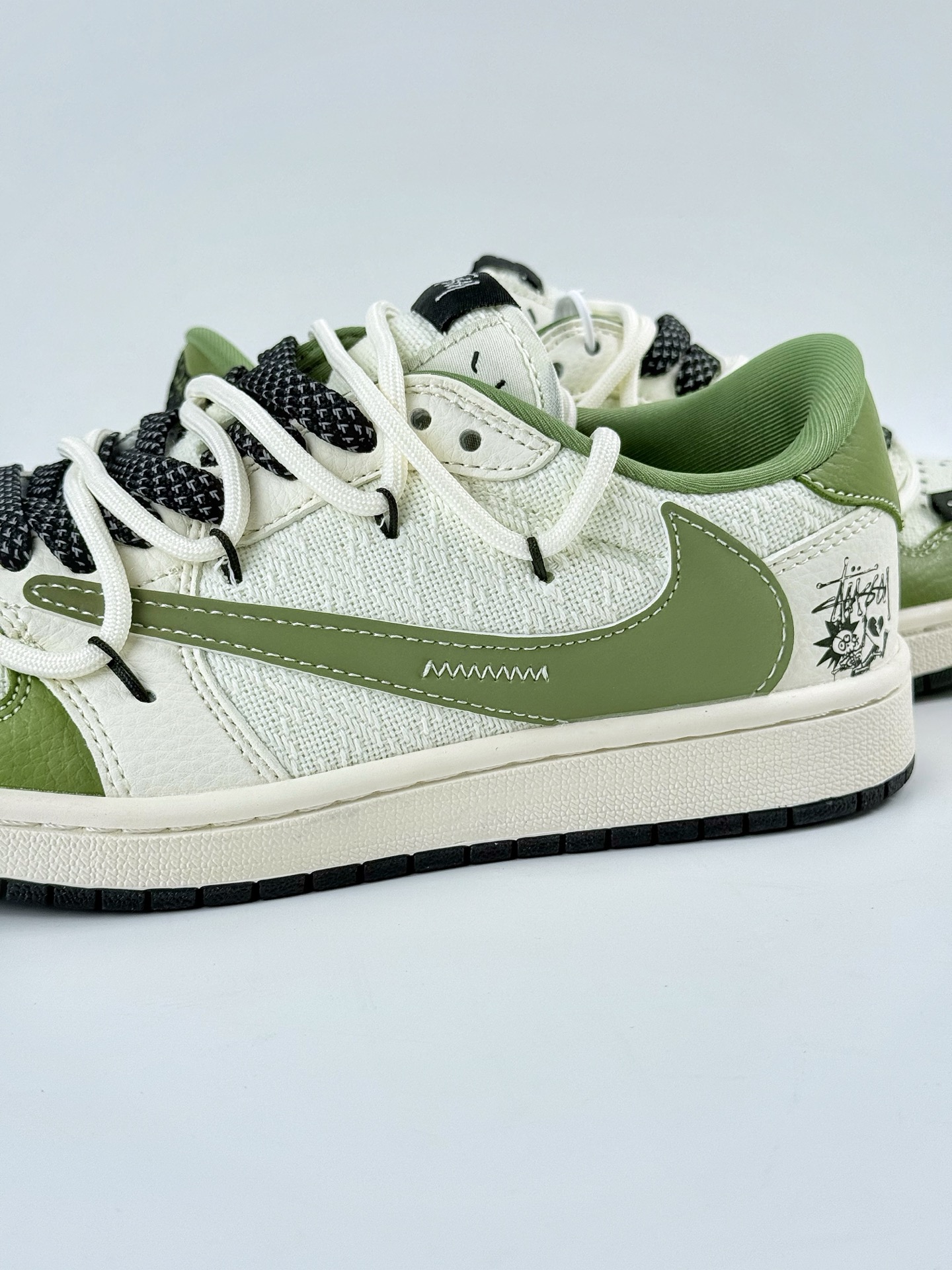 Travis Scott x Nike Air Jordan 1 Low x Stussy Air Jordan 1 Low 反转绿白小勾满天星倒钩 DM6868-104