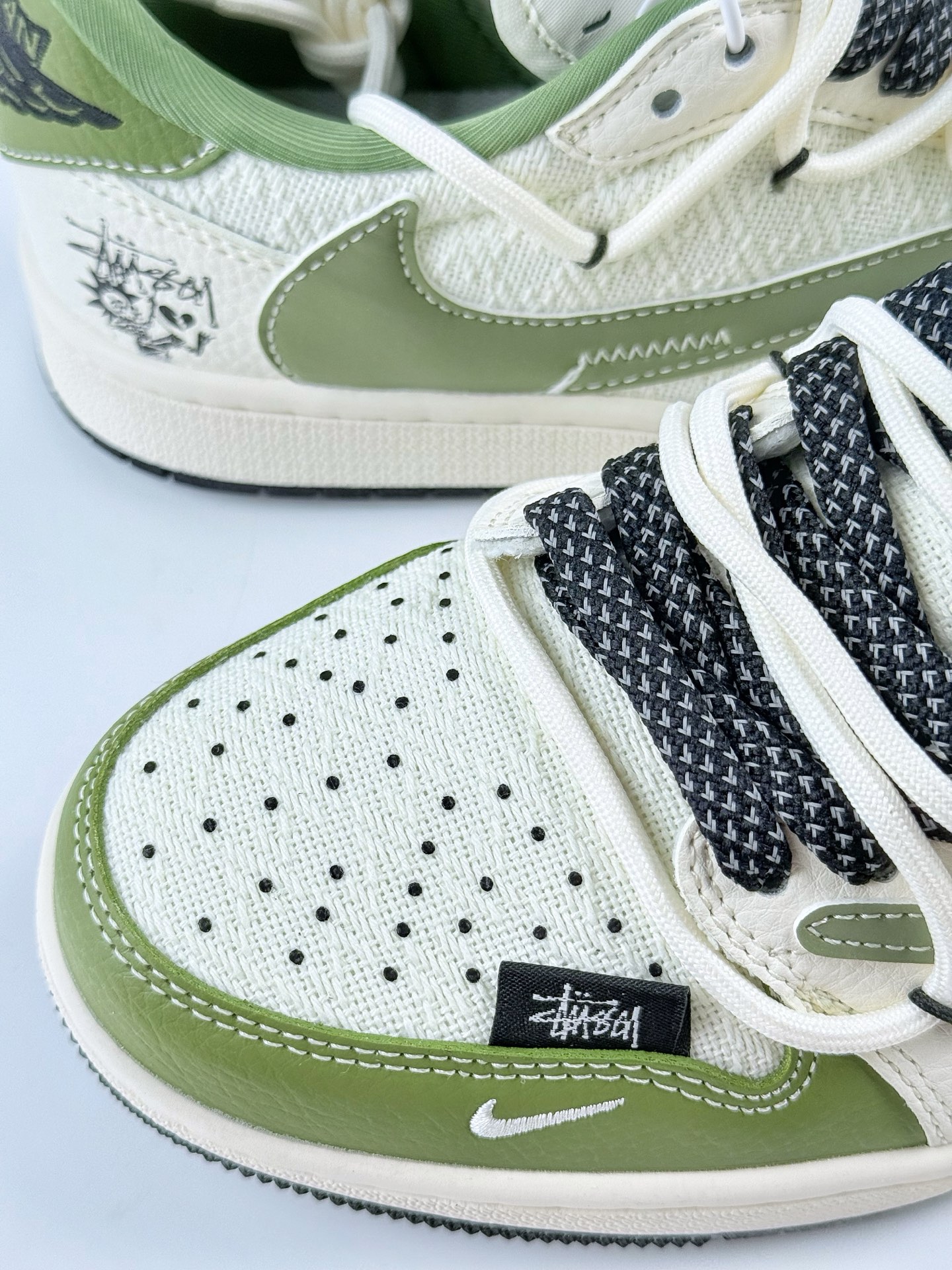 Travis Scott x Nike Air Jordan 1 Low x Stussy Air Jordan 1 Low 反转绿白小勾满天星倒钩 DM6868-104