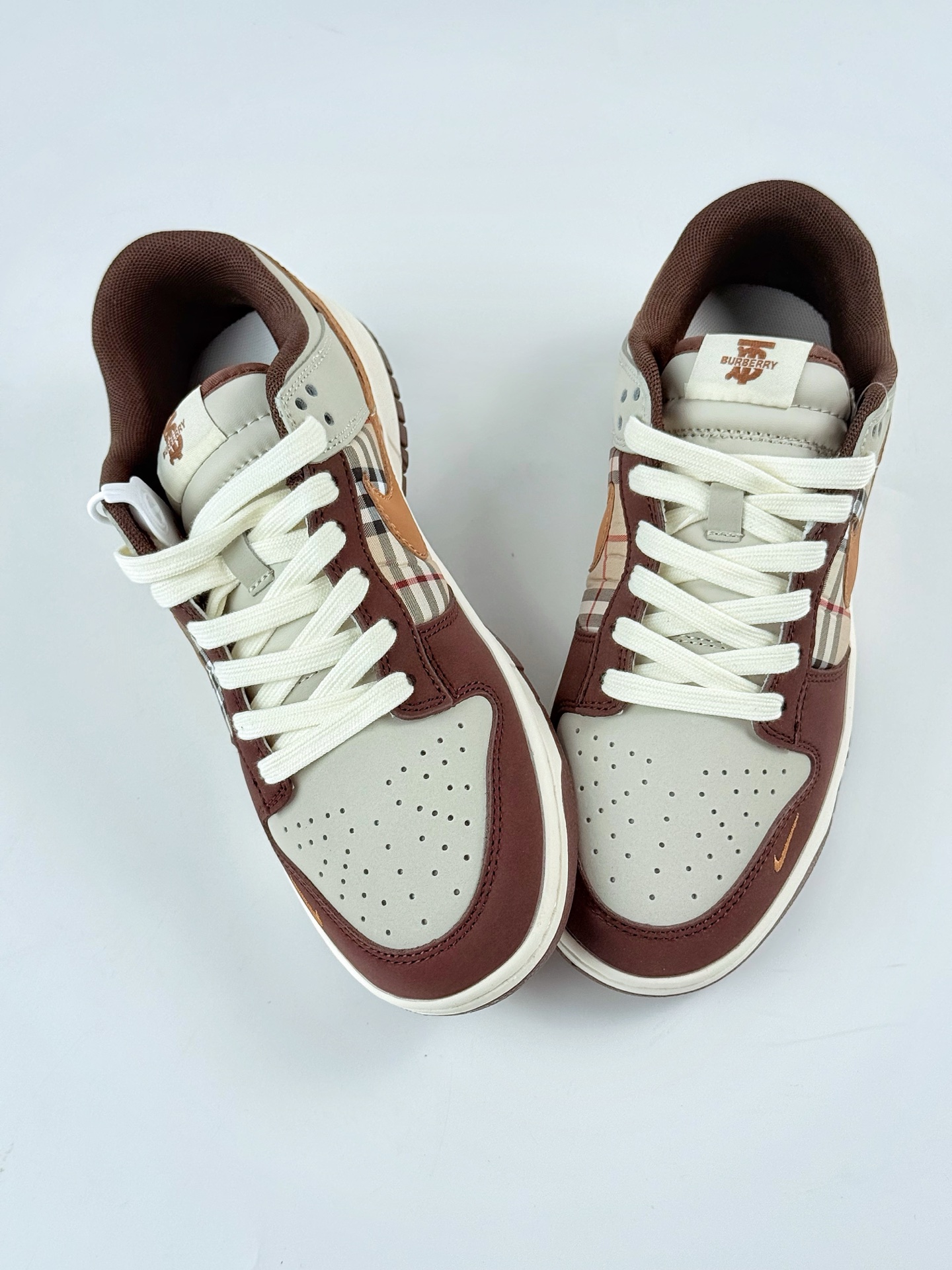 Nike SB Dunk Low x BURBERRY 棕灰小勾 XD1588-217