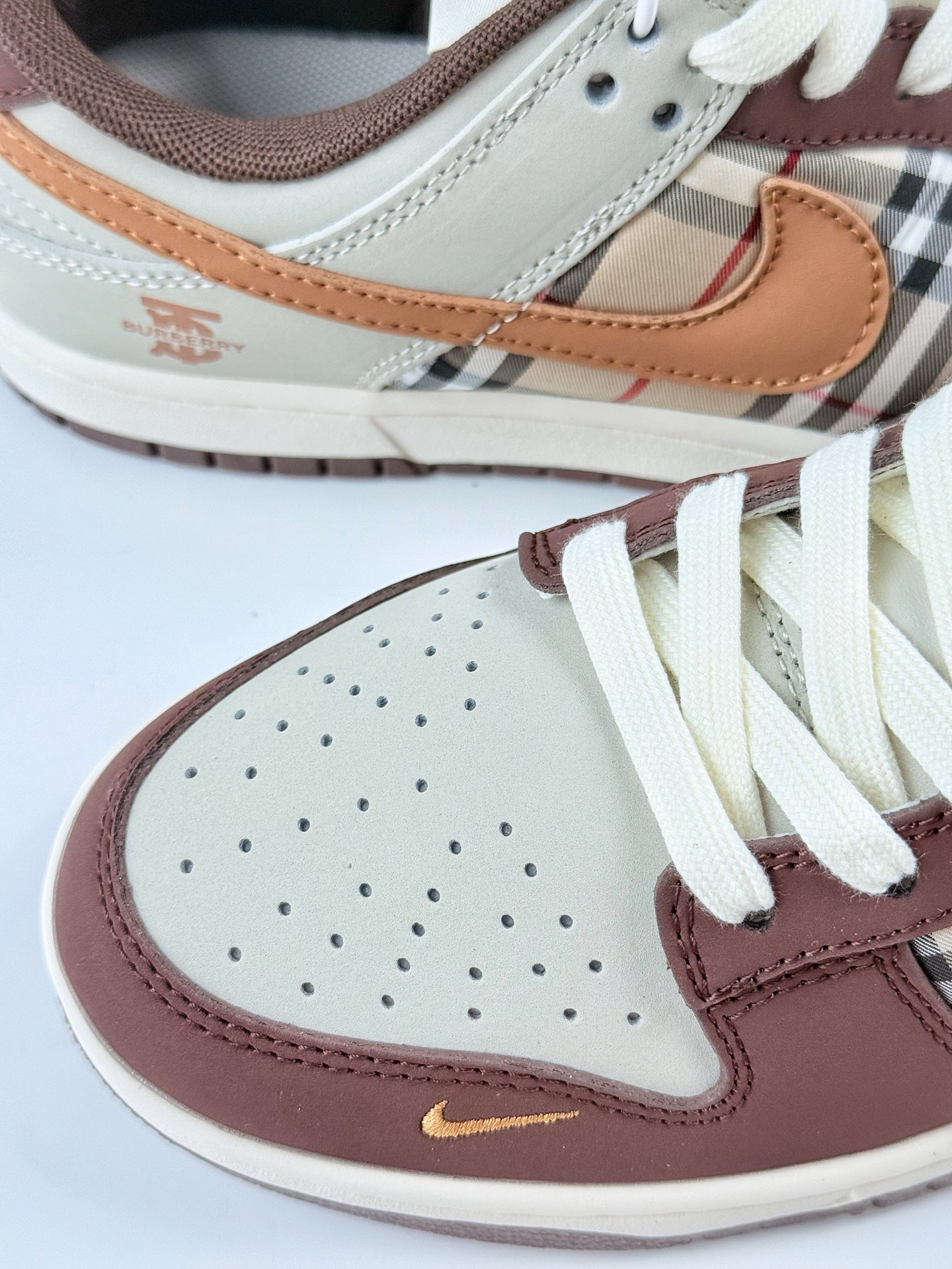 Nike SB Dunk Low x BURBERRY 棕灰小勾 XD1588-217
