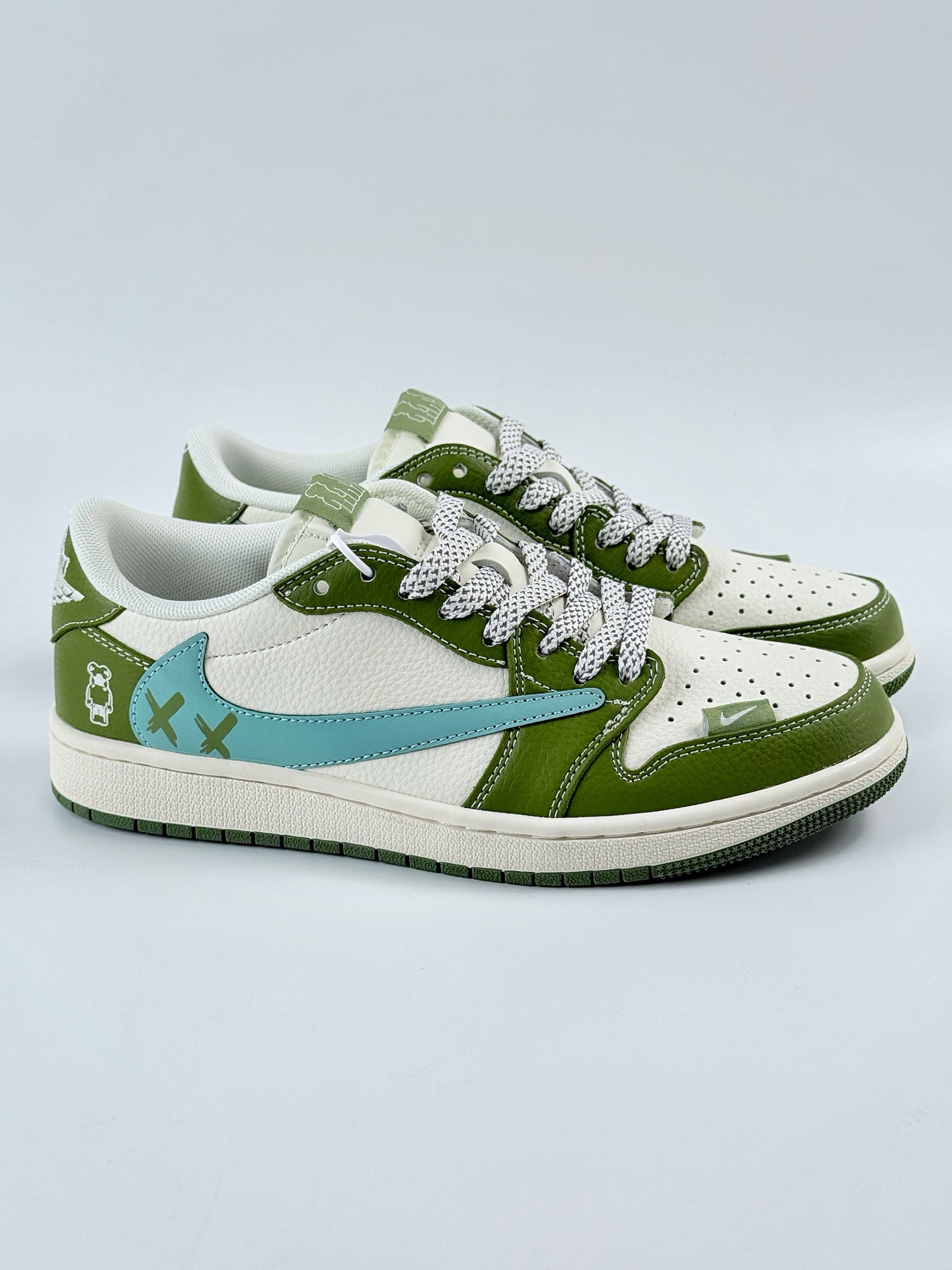 Travis Scott x Nike Air Jordan 1 Low Air Jordan 1 Low 反转绿白满天星倒钩 HS8068-003