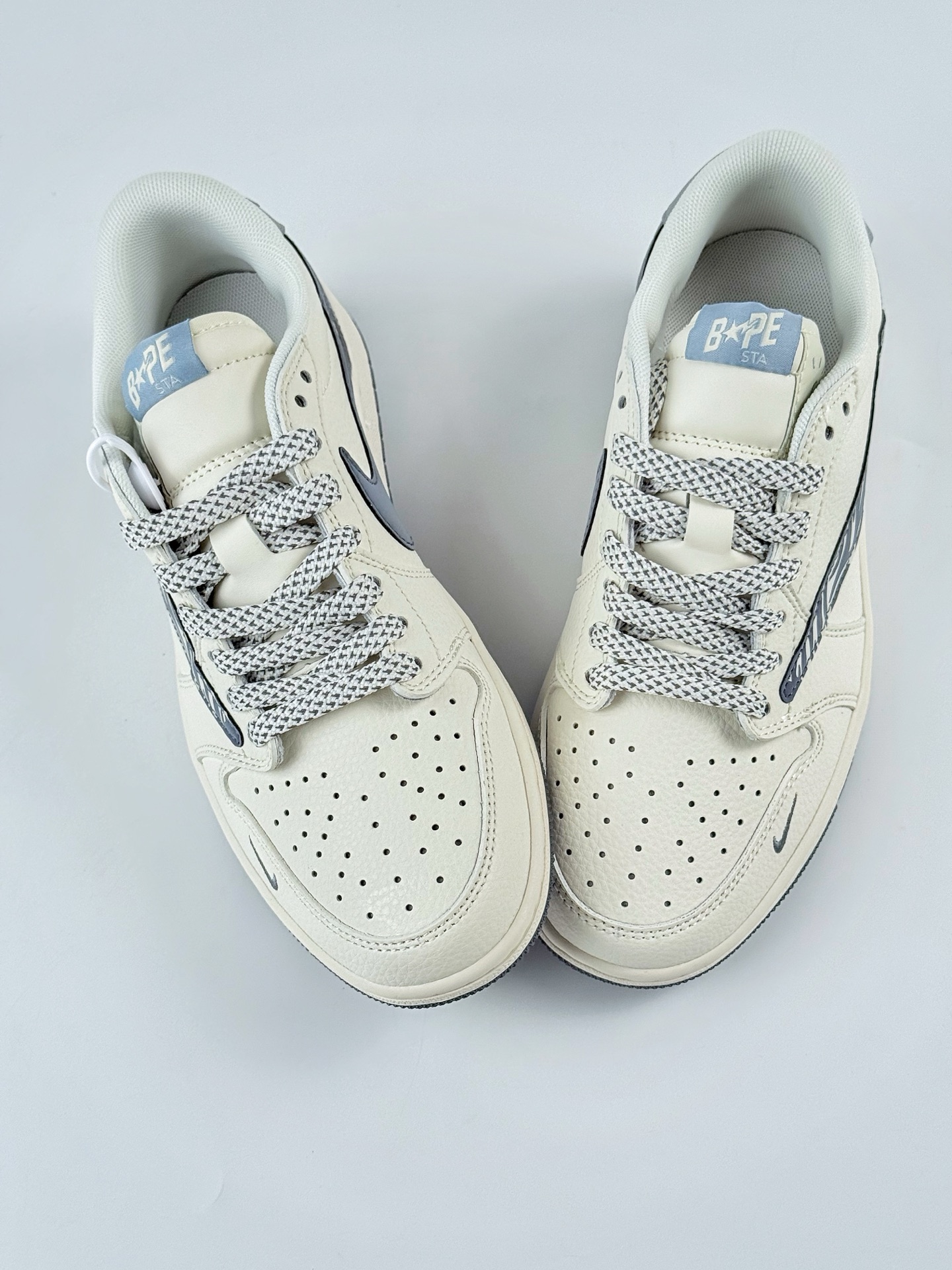 Travis Scott x Nike Air Jordan 1 Low x BAPE Air Jordan 1 Low 反转白灰小勾满天星倒钩 HS8068-002