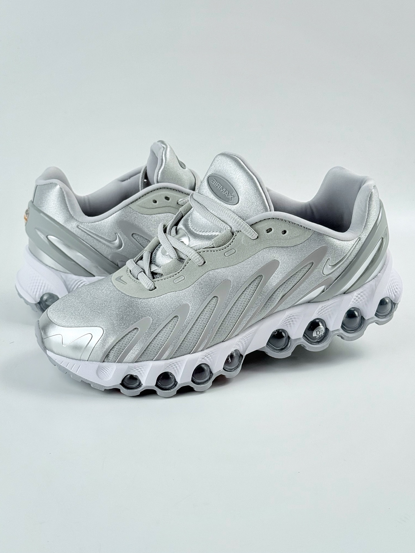 Nike Air Max DN8 复古减震气垫跑鞋 HF5509-002