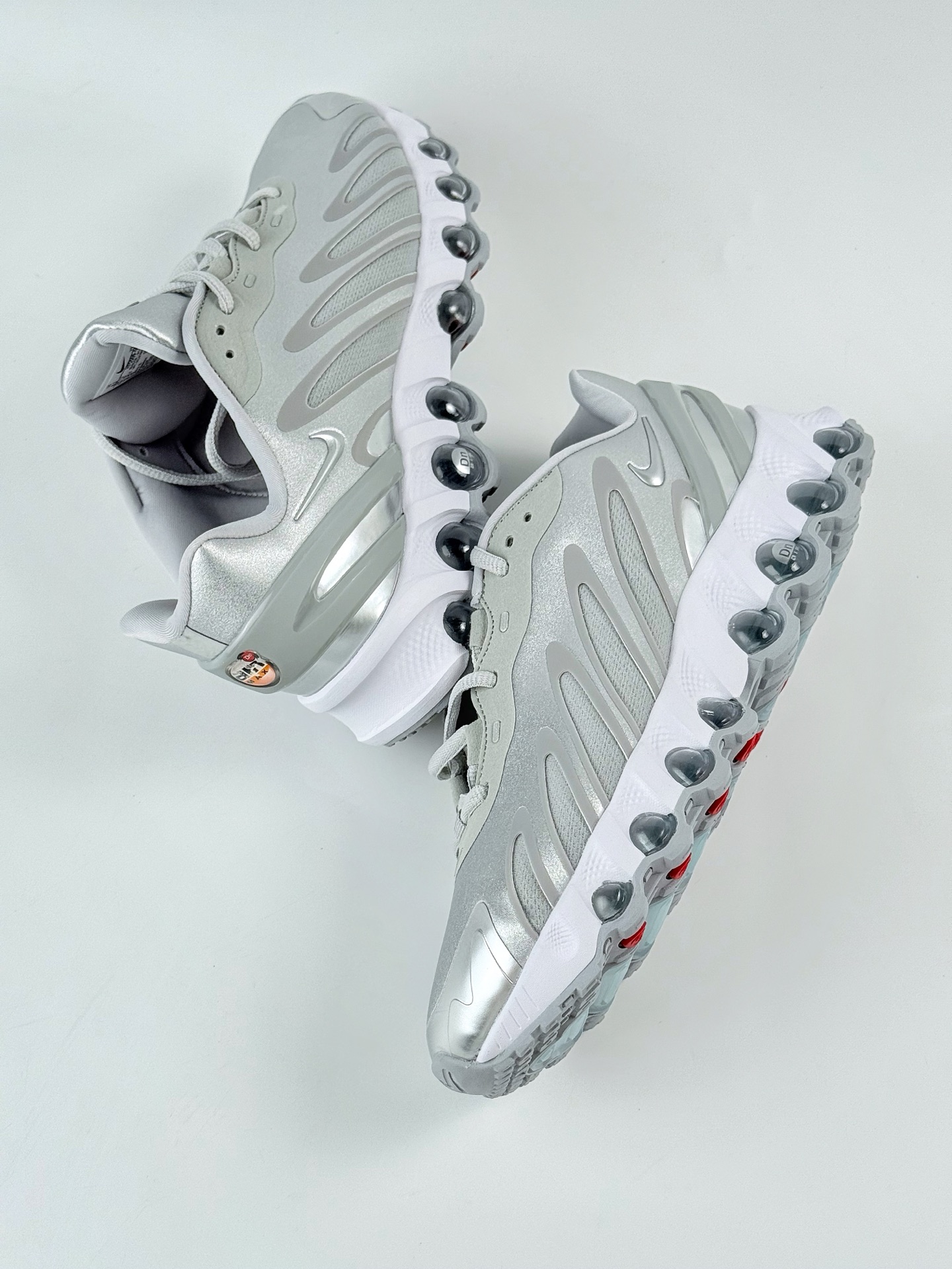 Nike Air Max DN8 复古减震气垫跑鞋 HF5509-002