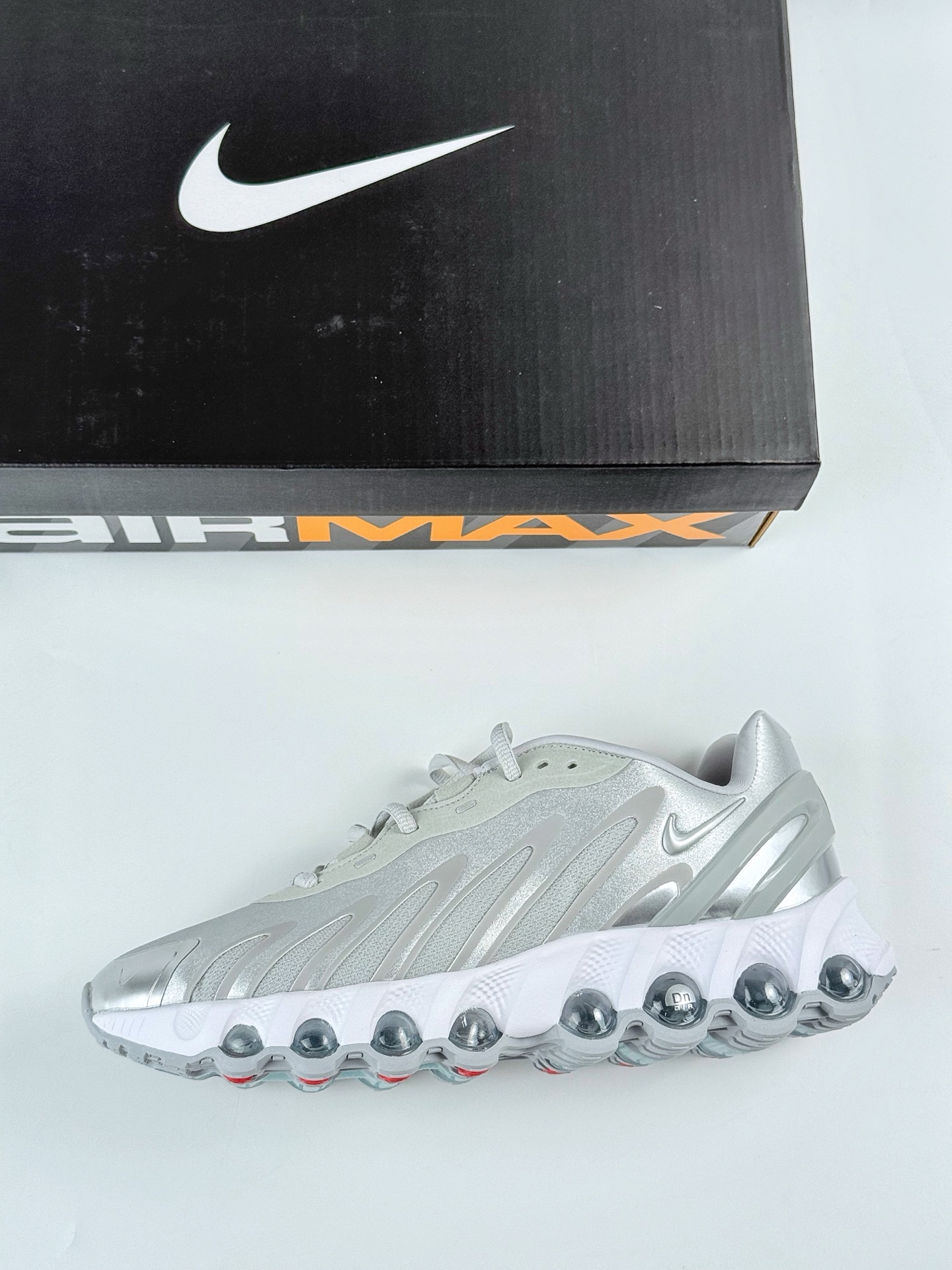 Nike Air Max DN8 复古减震气垫跑鞋 HF5509-002