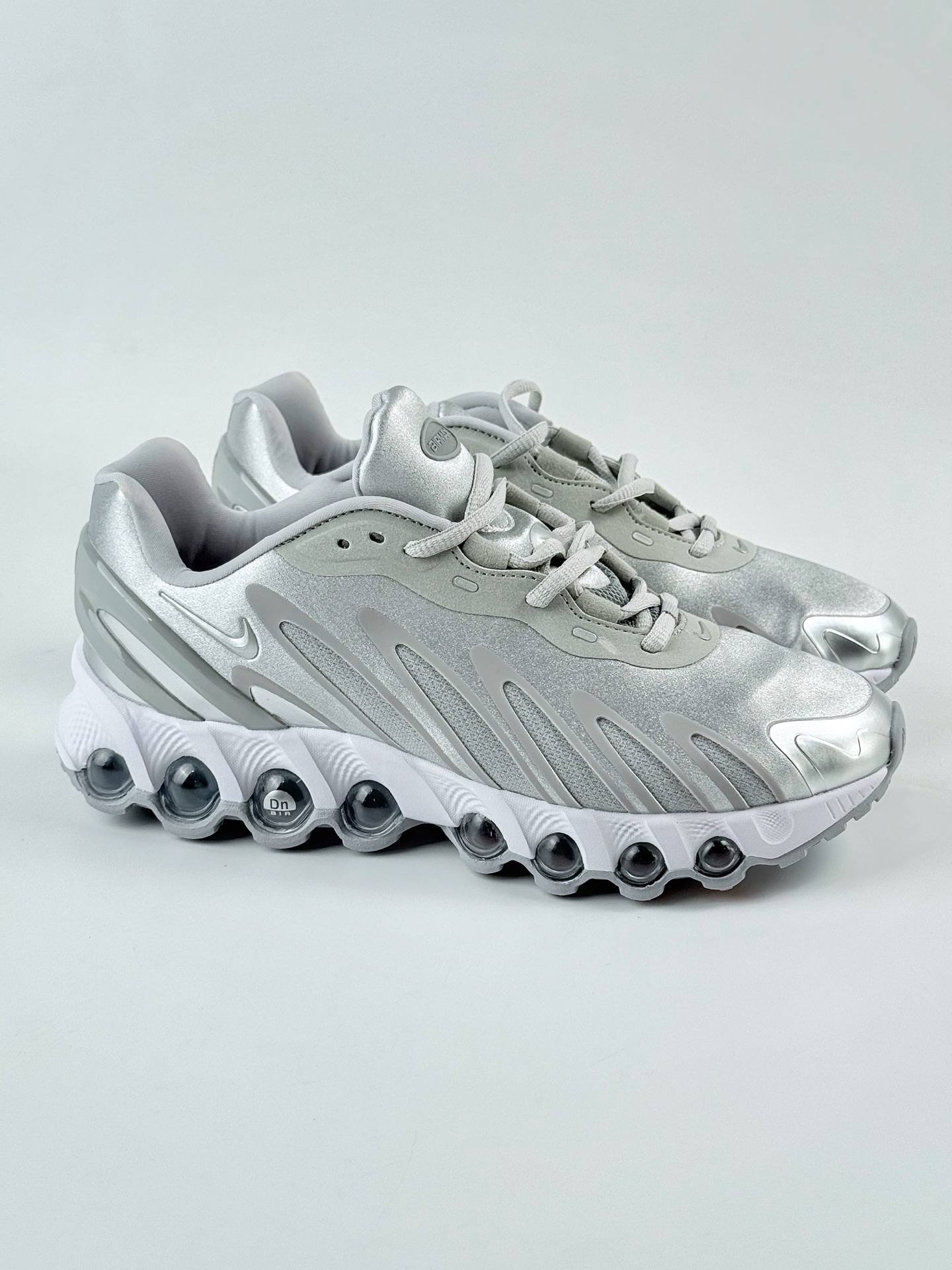 Nike Air Max DN8 复古减震气垫跑鞋 HF5509-002