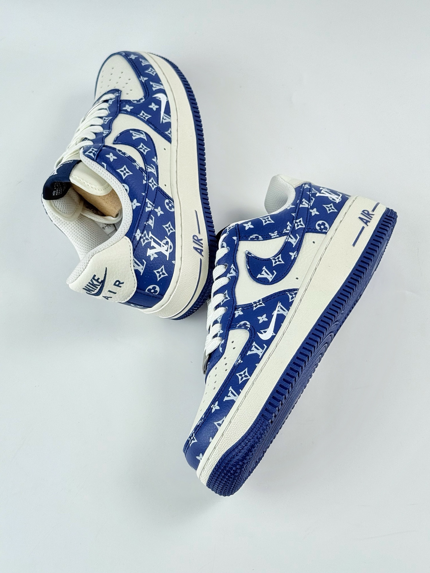 Nike Air Force 1 Low 07 x Louis Vuitton 蓝白小勾 LW9279-008