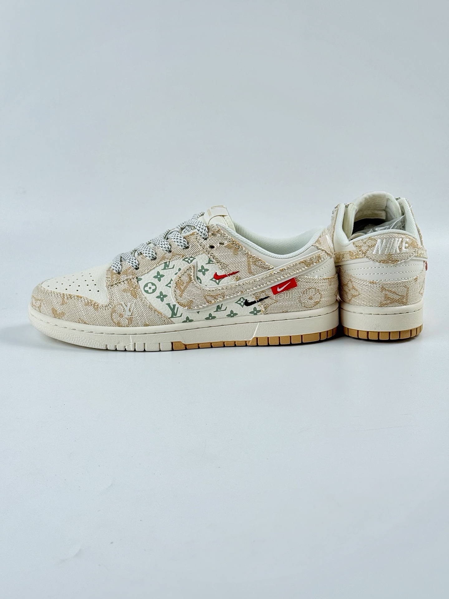 Nike SB Dunk Low x Louis Vuitton 黄白双小勾满天星 YX5066-352