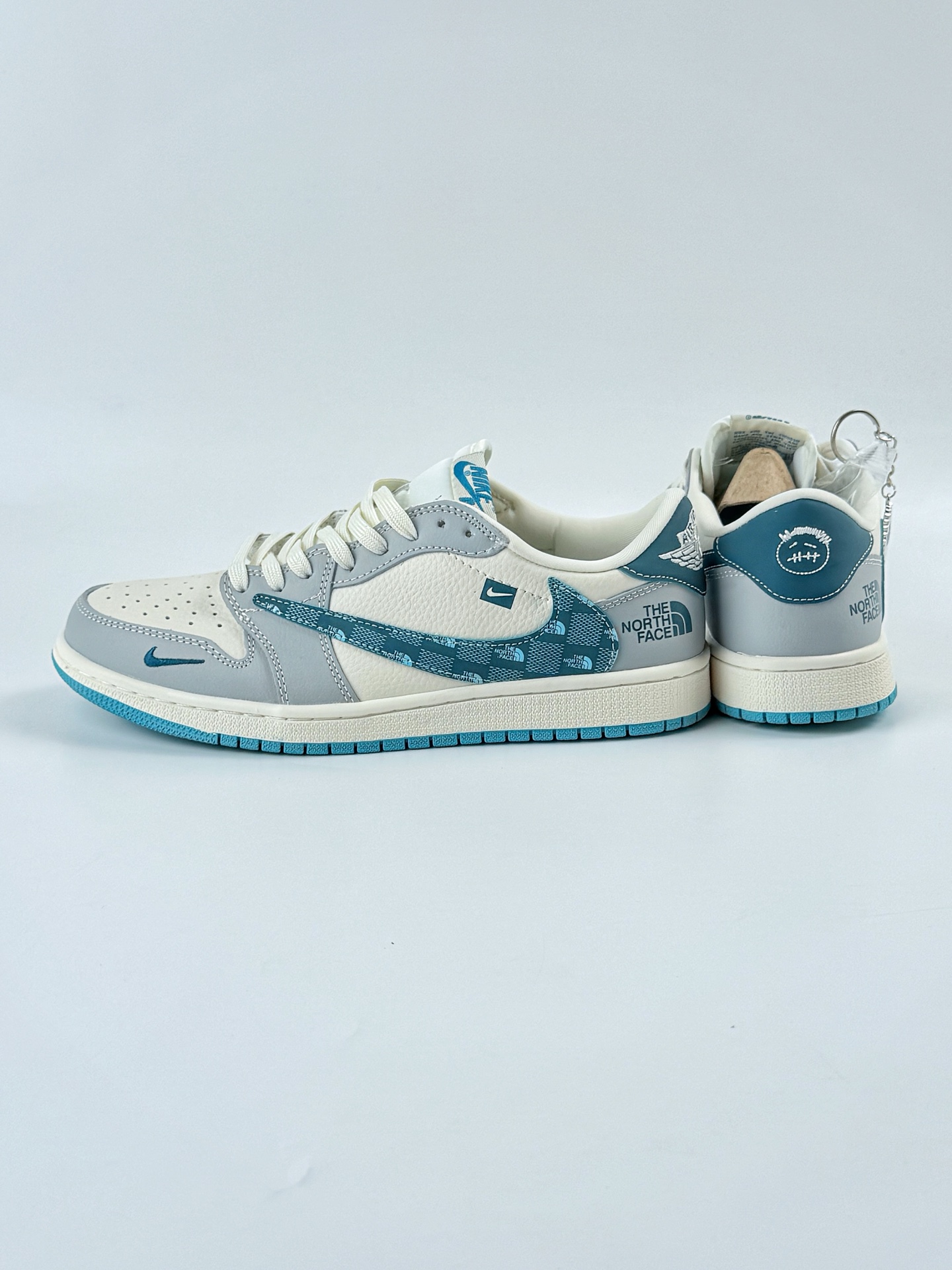 280 Travis Scott x Nike Air Jordan 1 Low x The North Face Air Jordan 1 Low 反转灰白小勾倒钩 LD2025-026