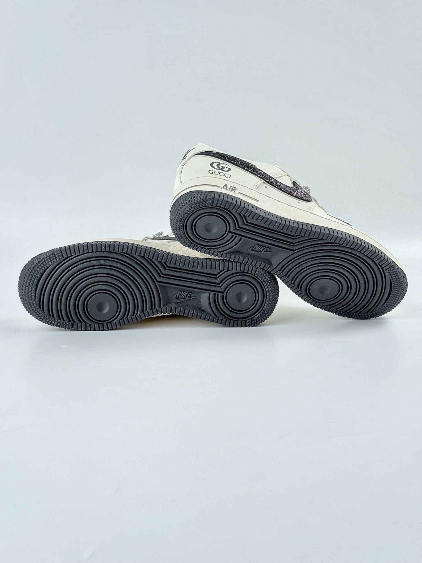 Nike Air Force 1 Low 07 x GUCCI 白黑小勾满天星 QY6818-606