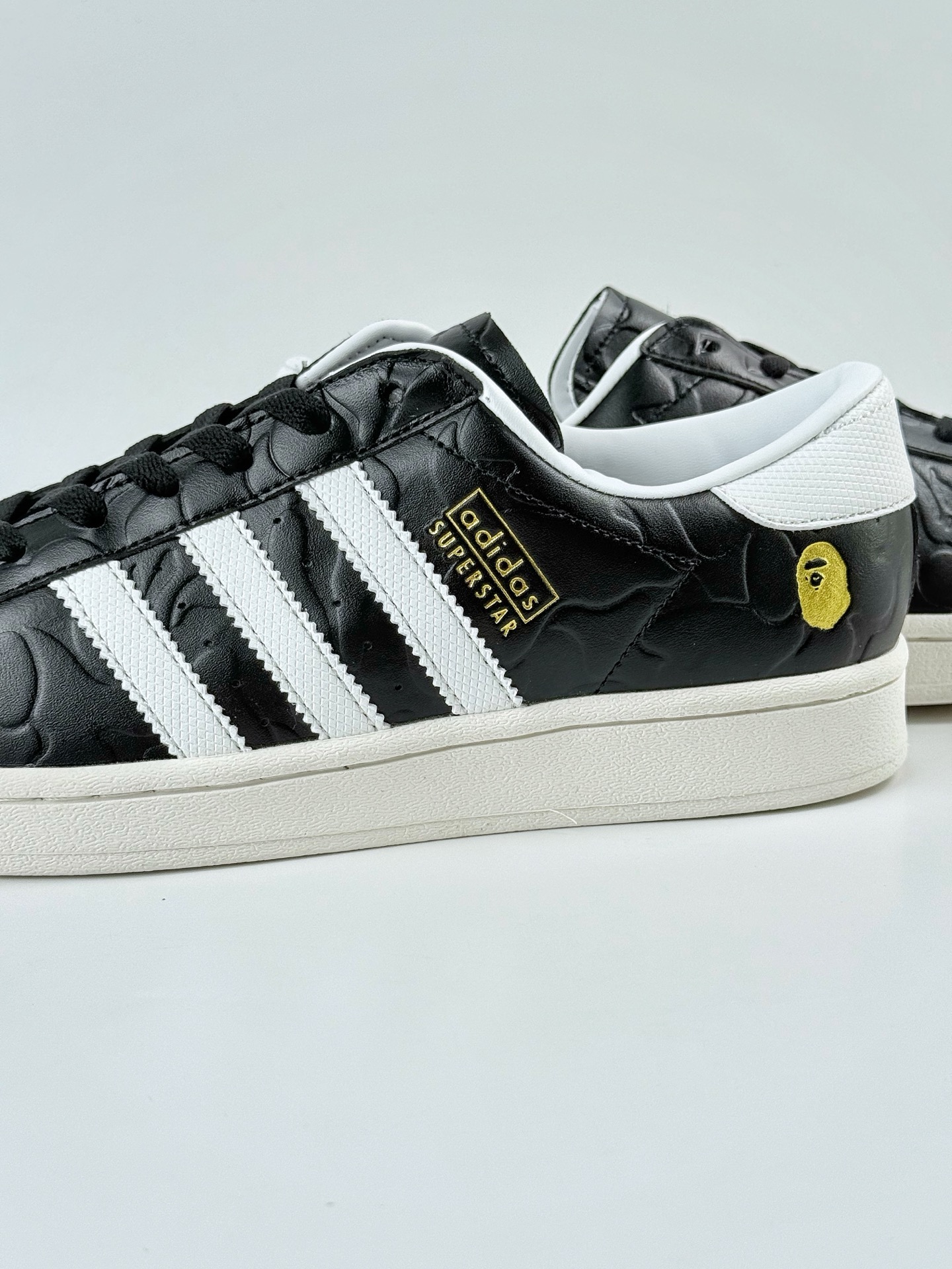 SSTR V BAPE BAPE x adidas Originals 联名系列 贝壳头联名 JQ3666