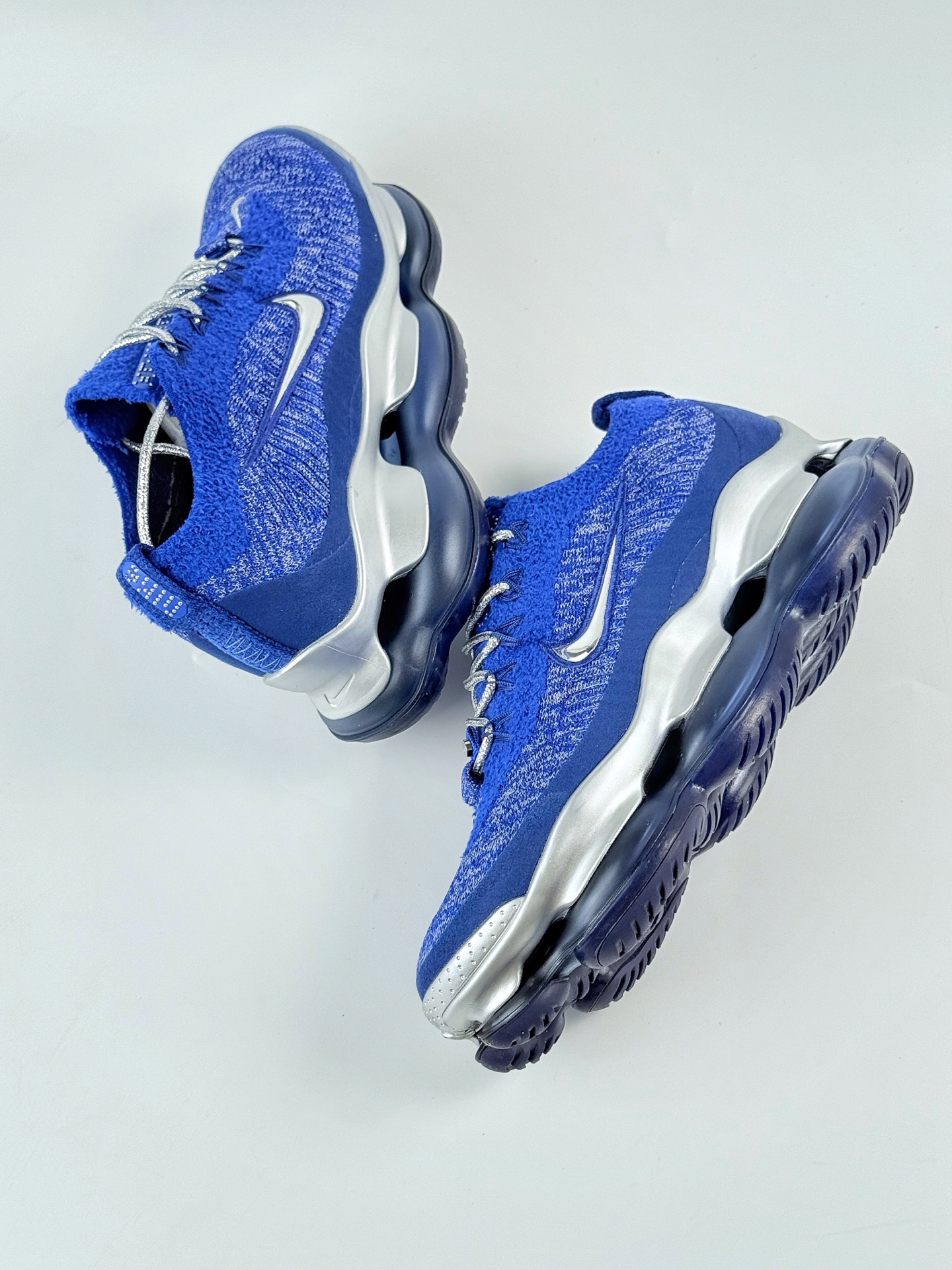 Nike Air MAX SCORPION FK 全掌长气垫 缓震跑步鞋 DJ4702-044