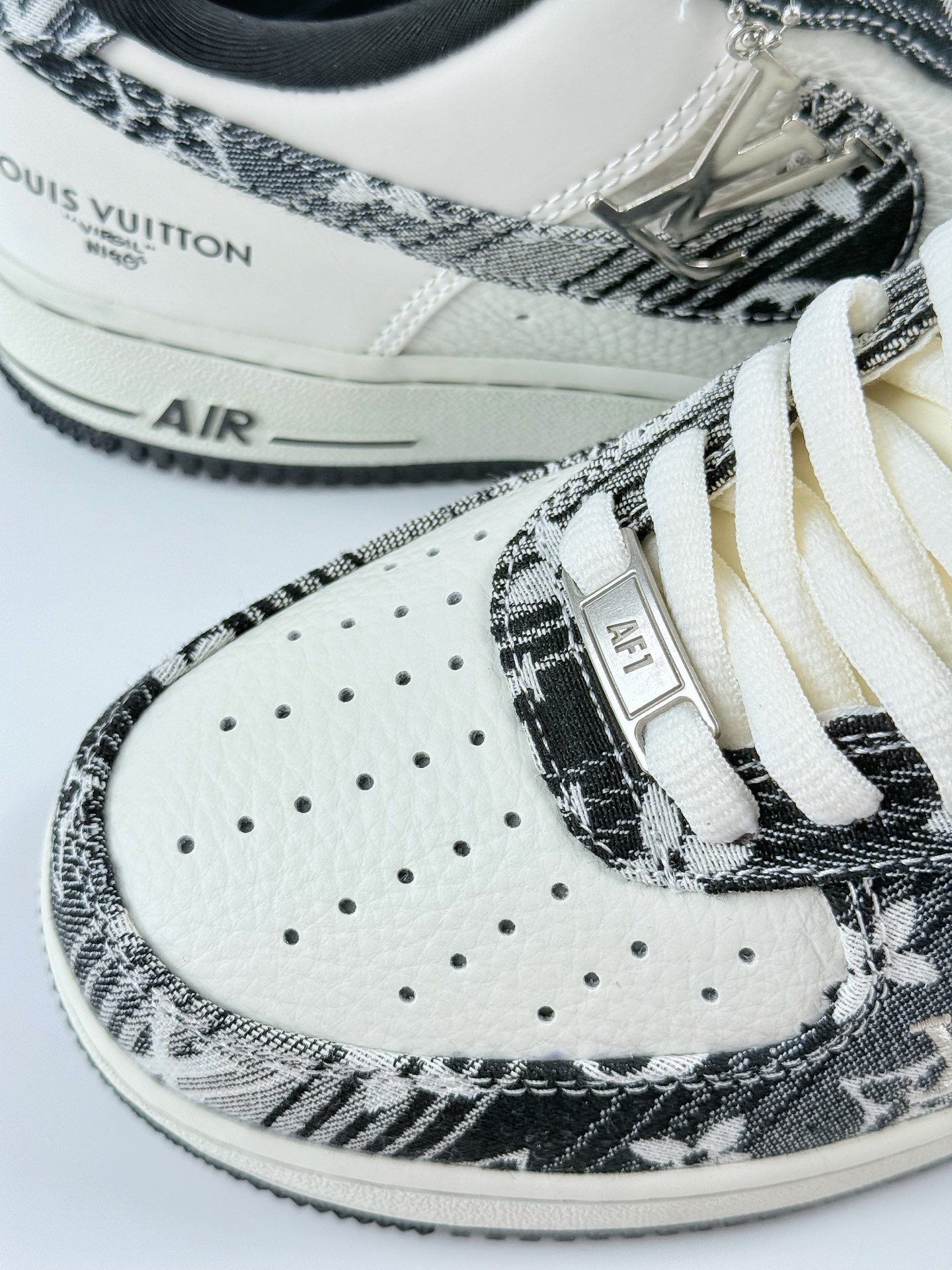 Nike Air Force 1 Low 07 x Louis Vuitton 黑白 SC9207-539