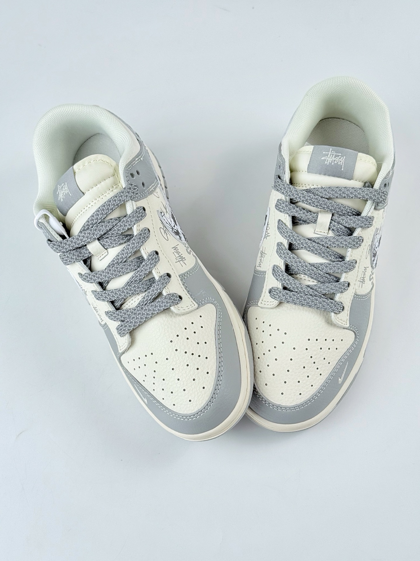 Nike SB Dunk Low x Stussy 灰白小勾满天星 XS6089-588