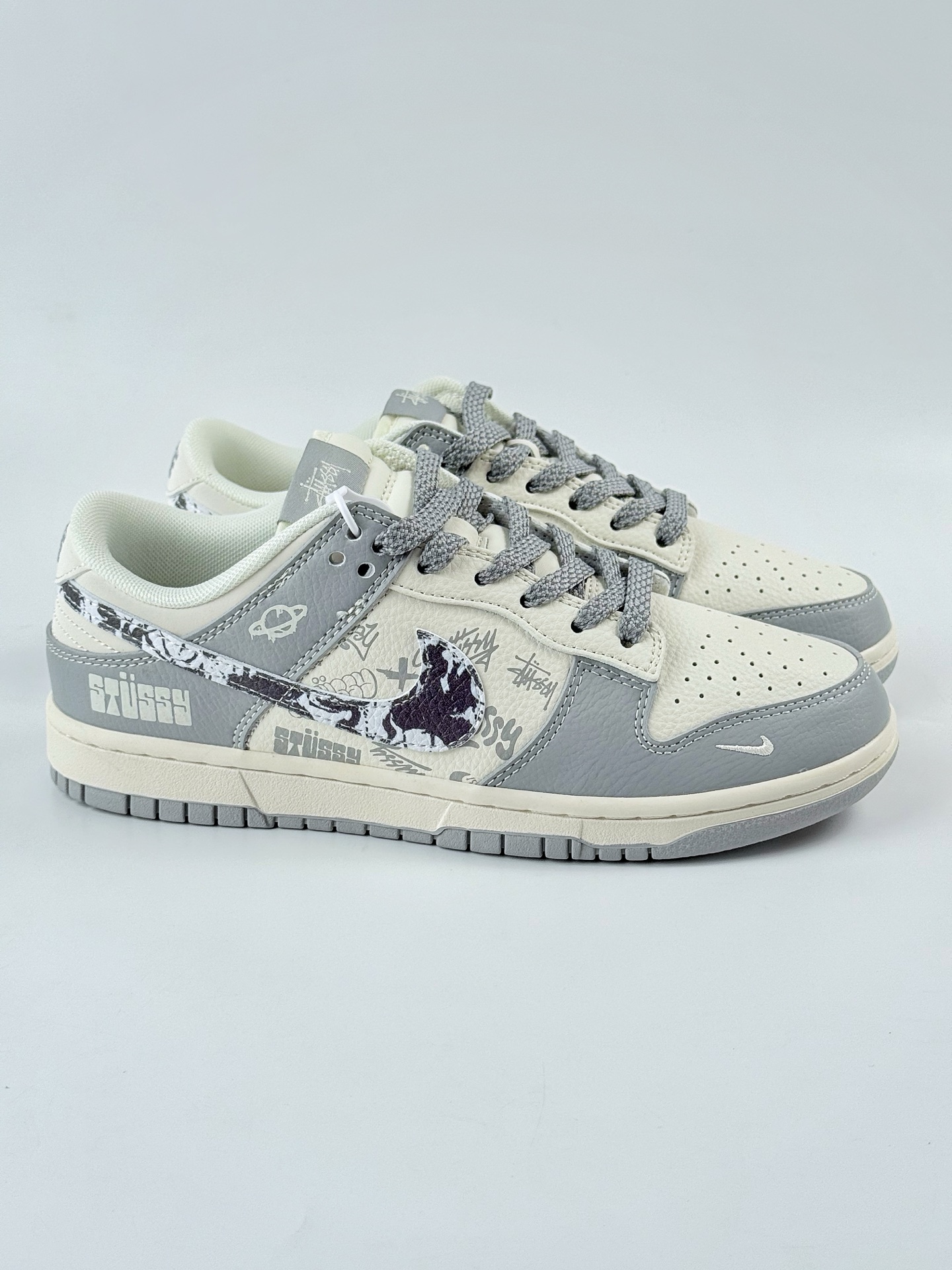 Nike SB Dunk Low x Stussy 灰白小勾满天星 XS6089-588