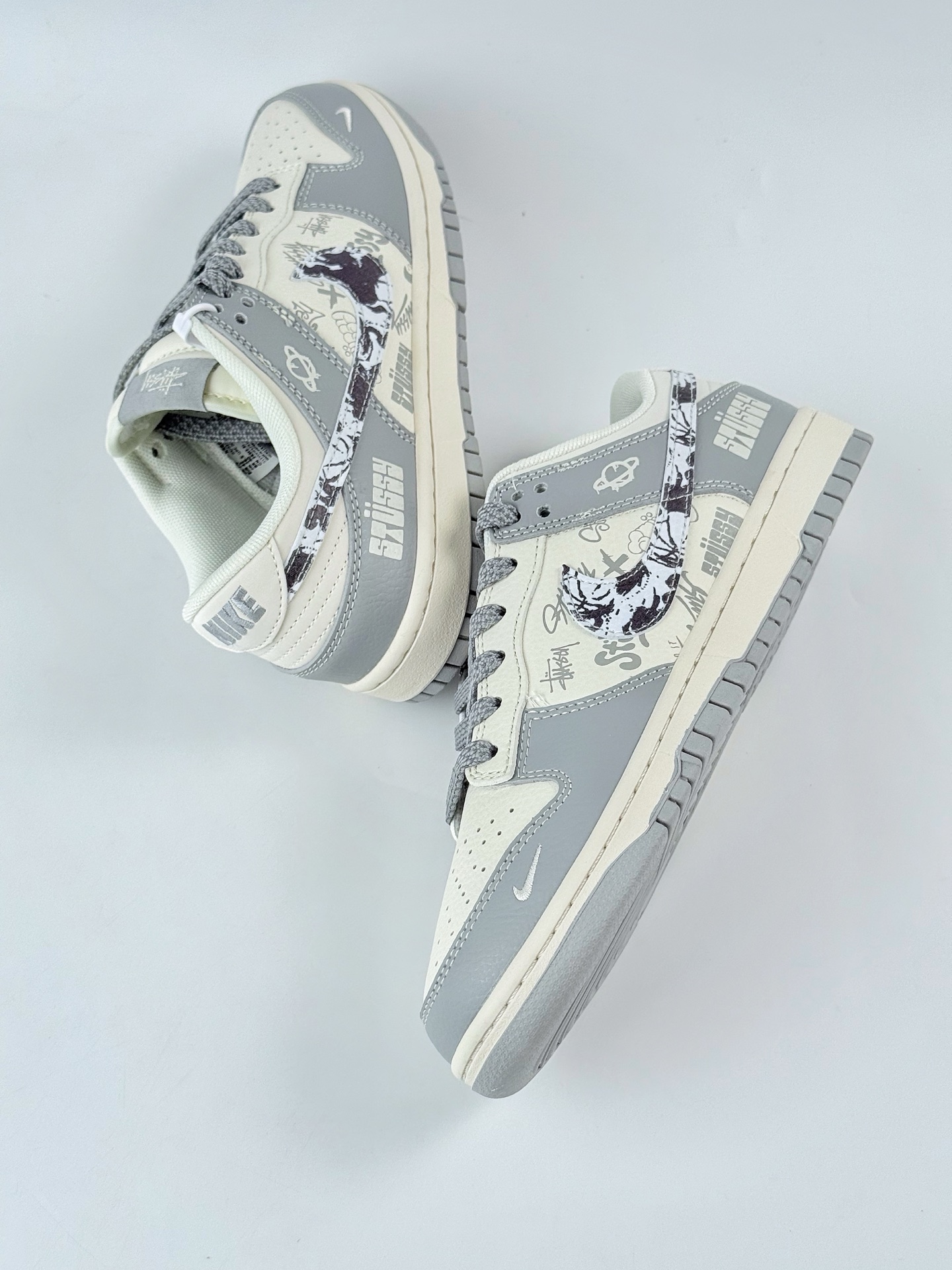 Nike SB Dunk Low x Stussy 灰白小勾满天星 XS6089-588