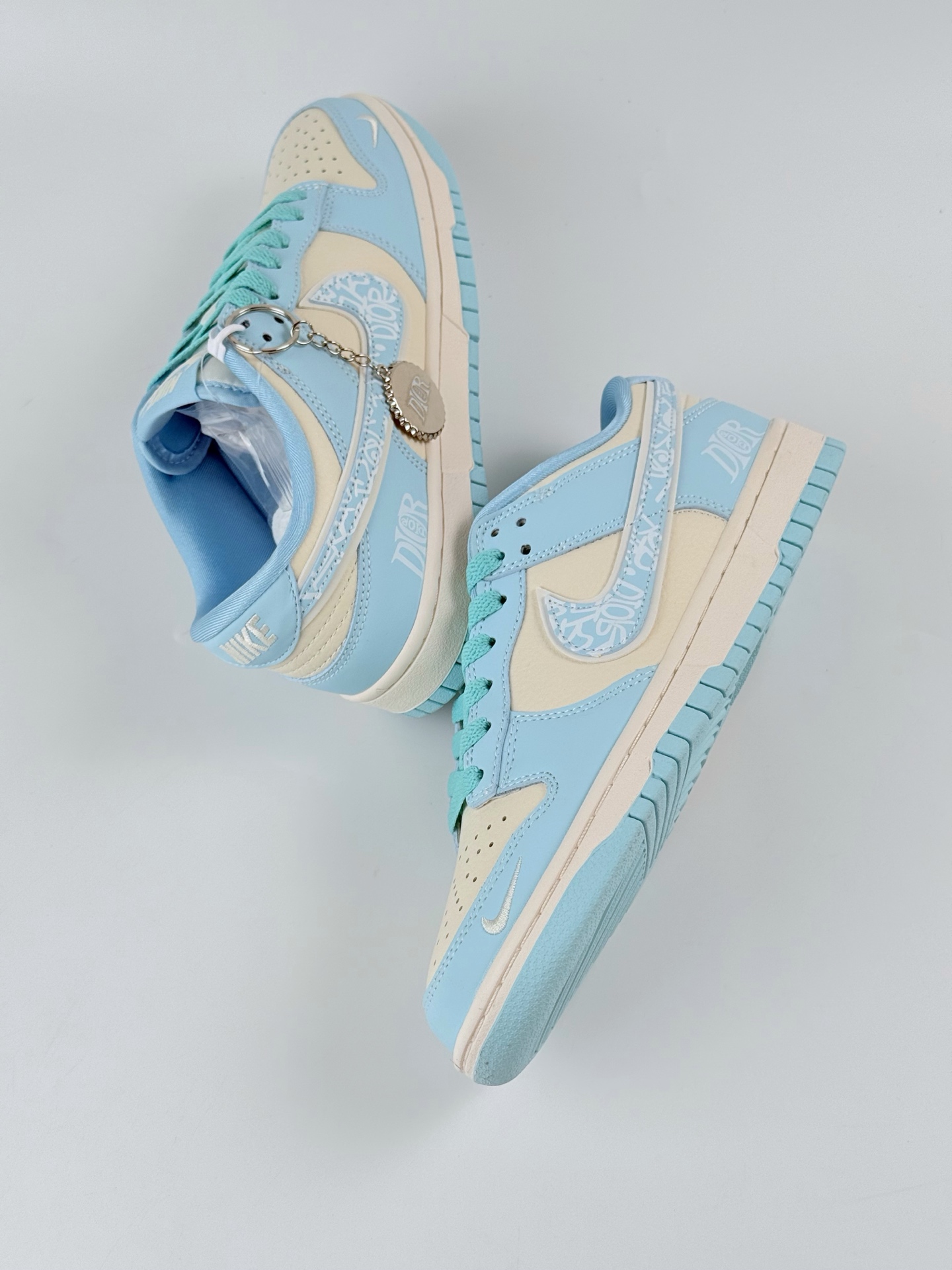 Nike SB Dunk Low x DIOR 蓝白小勾 KK1333-037