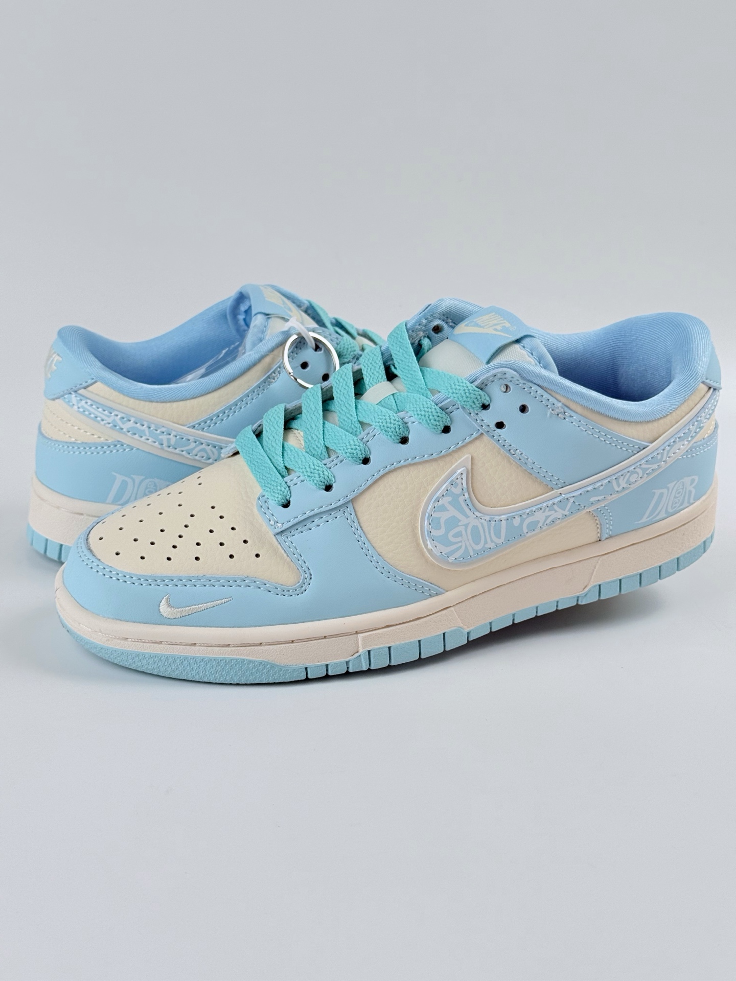 Nike SB Dunk Low x DIOR 蓝白小勾 KK1333-037