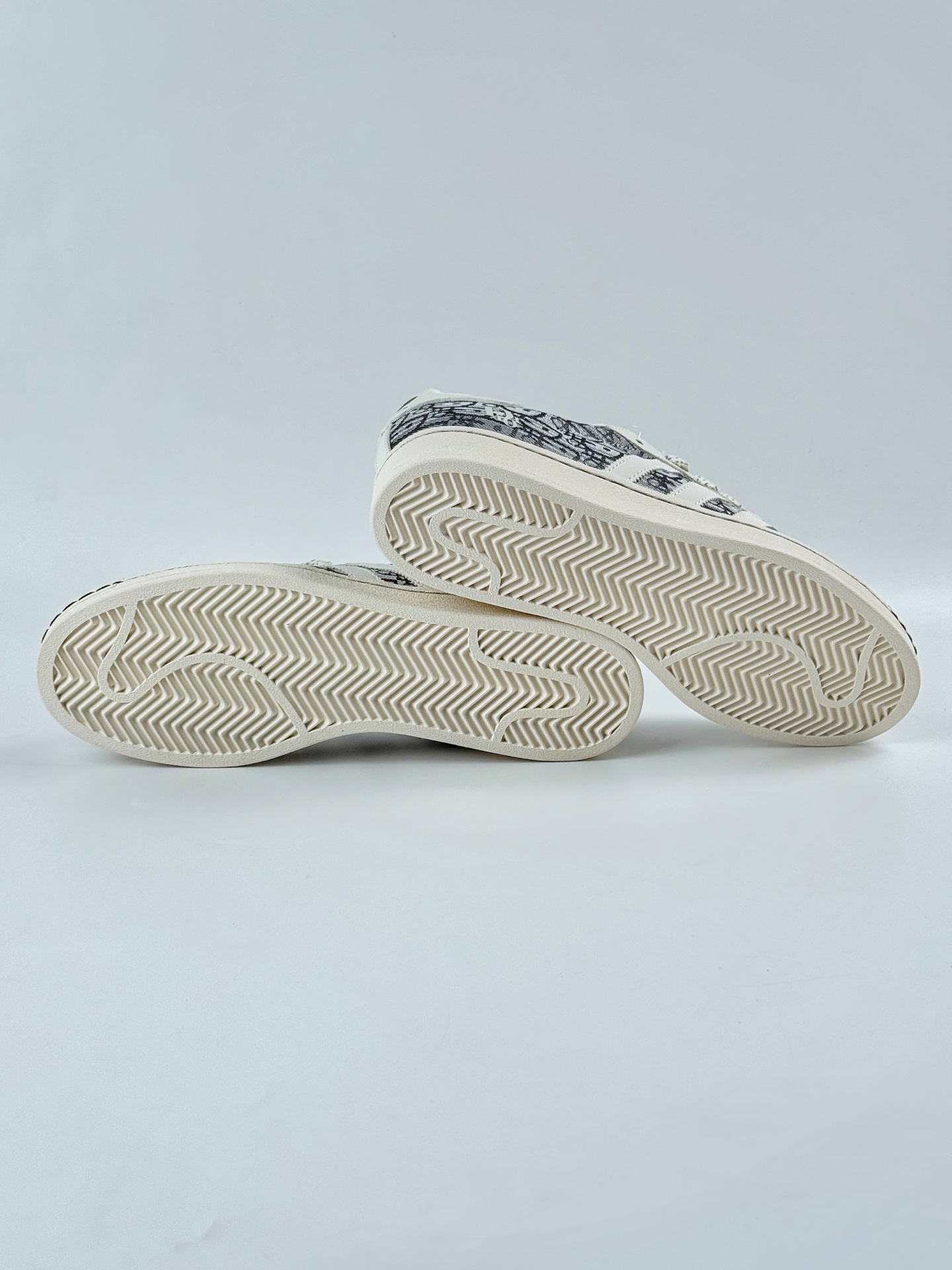 AD Originals Superstar x DIOR 灰白满天星 HS3080