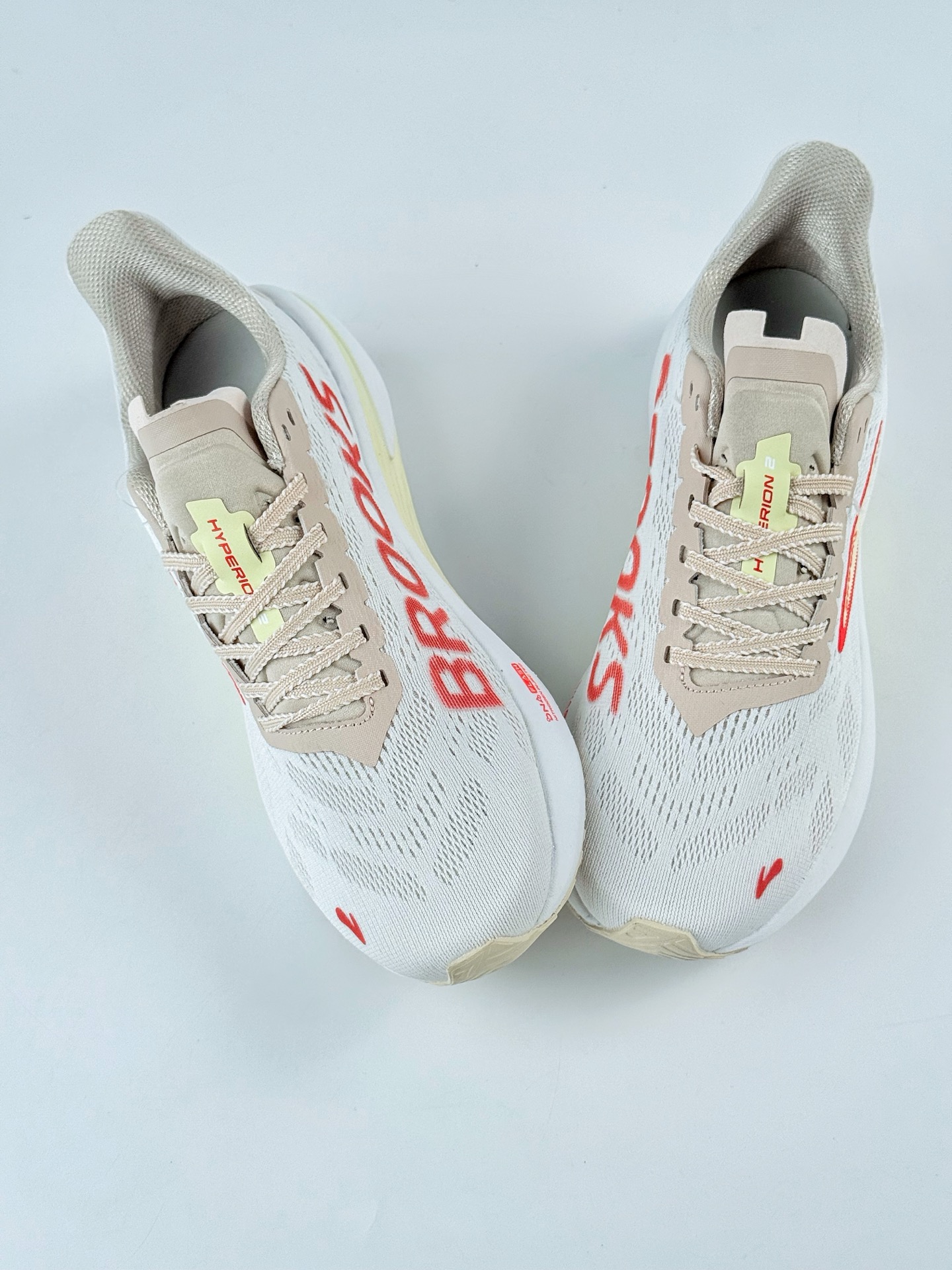 Brooks Hyperion Max 2 布鲁克斯 烈风2系列低帮透气缓震支撑休闲运动慢跑鞋 120421 1B 173