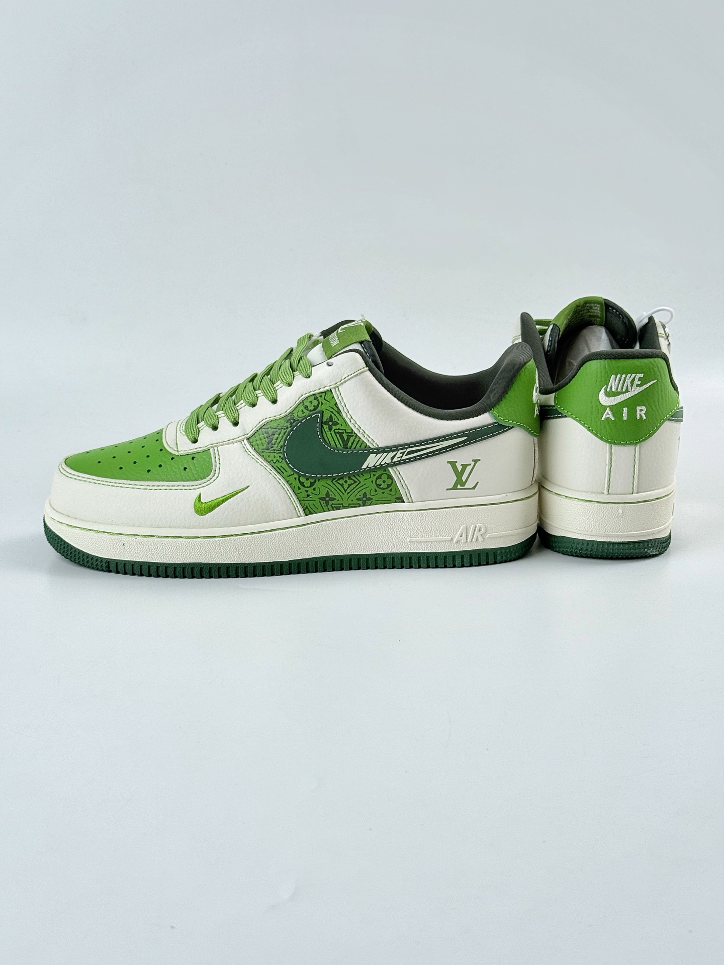 260 Nike Air Force 1 Low 07 x Louis Vuitton 白绿小钩 KK1988-086